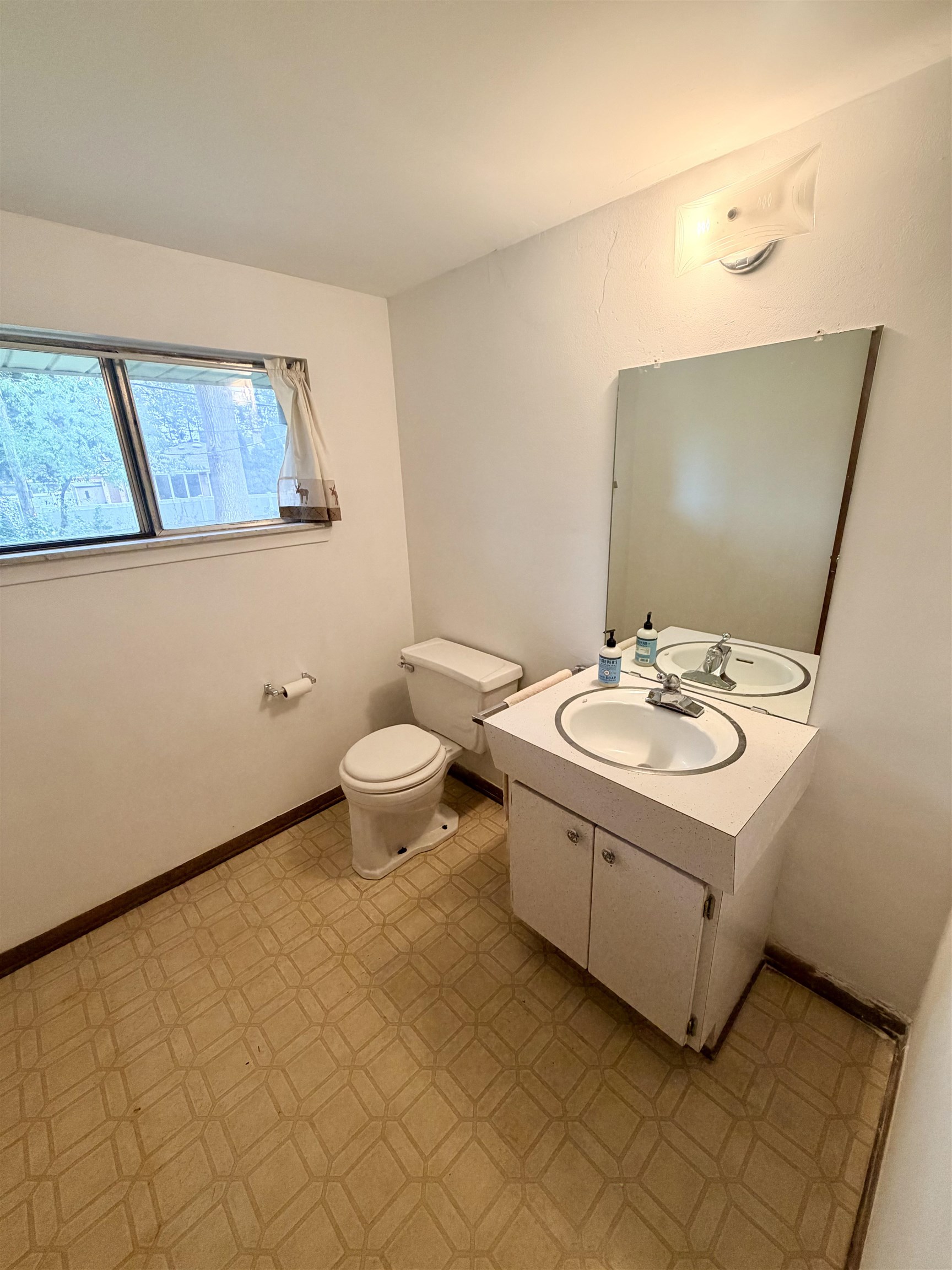 Photo 3 of Single family home for sale at 53598 Franklin Dr, Shelby Township, MI 48316 | MLS# 79080074024 | Listing updated on 2026-10-05