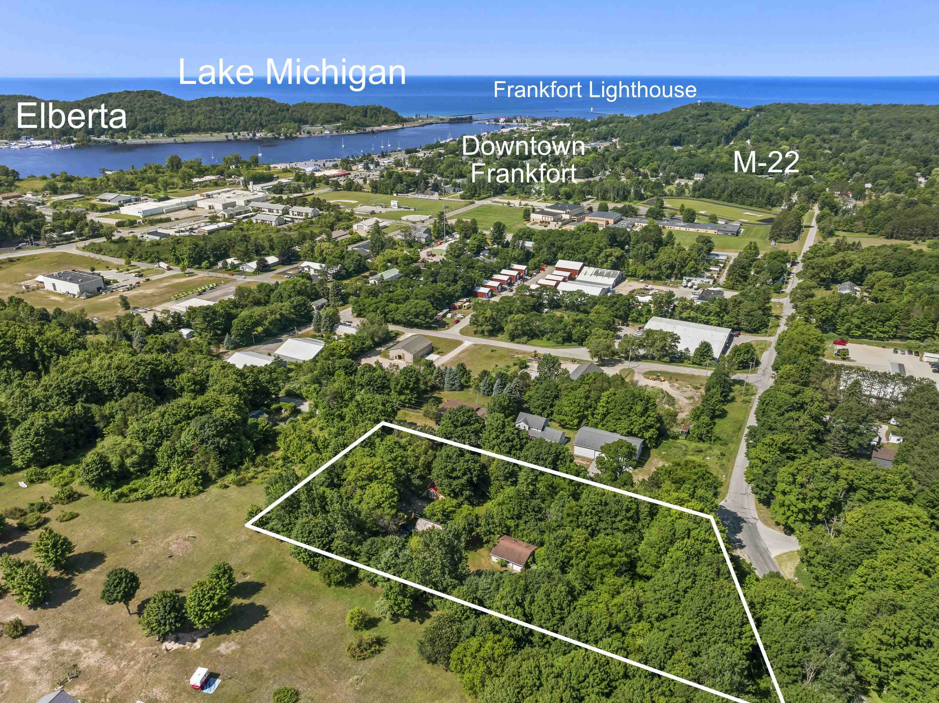 Photo 3 of Single family home for sale at 335 Bridge St, Frankfort, MI 49635 | MLS# 78080074034 | Listing updated on 2026-10-03