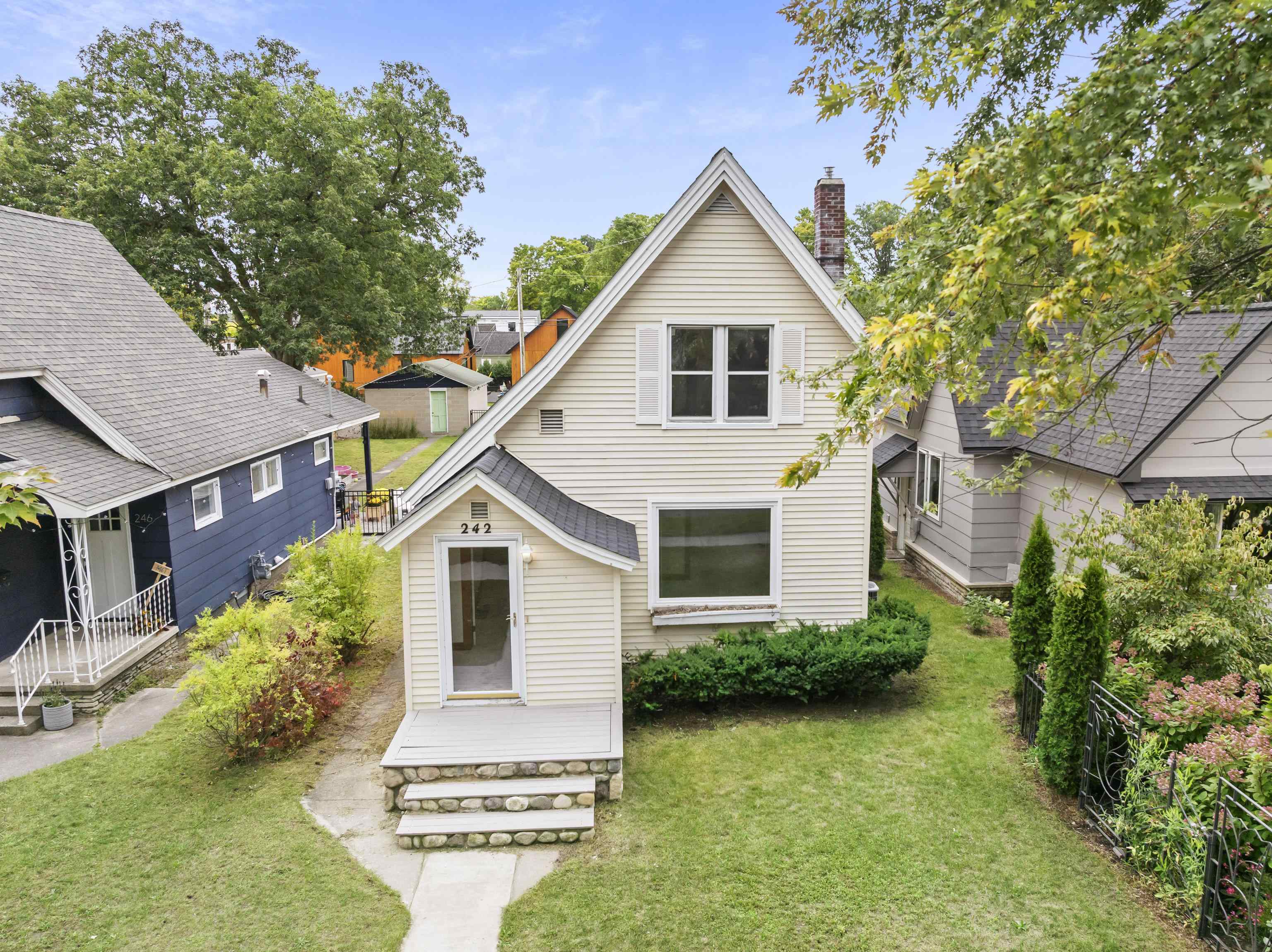 Photo 1 of Single family home for sale at 242 E 10th Street, Traverse City, MI 49684 | MLS# 78080074042 | Listing updated on 2026-10-04