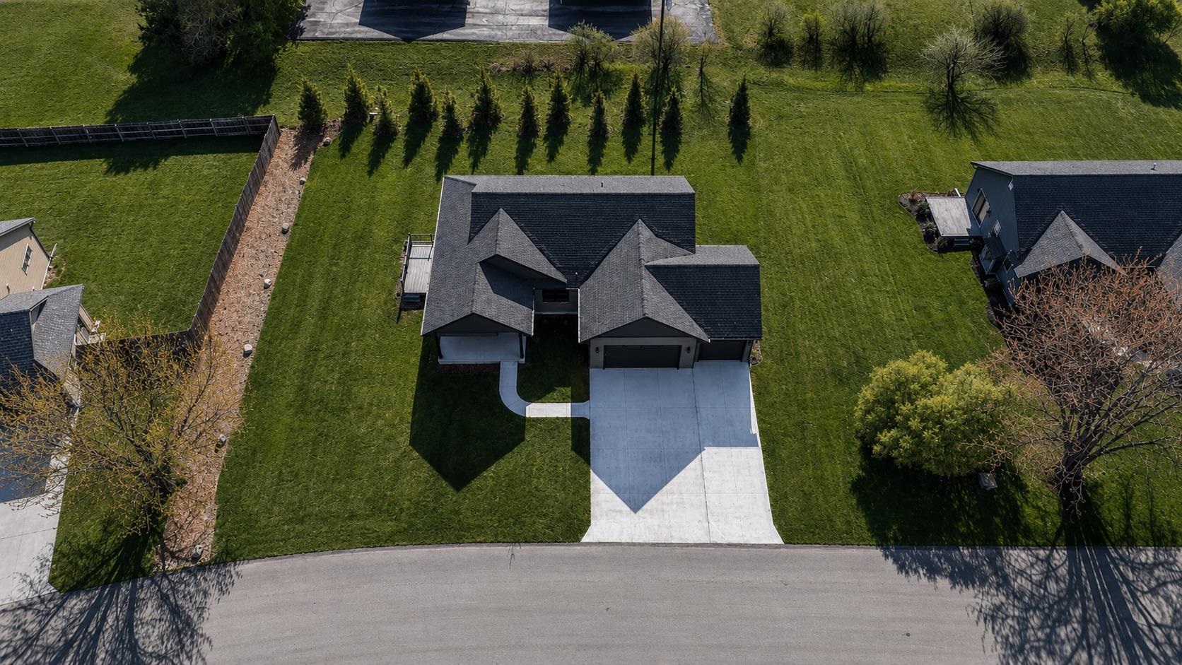 Photo 2 of Sale Pending at 4054 Ctr Farm Ln, Traverse City, MI 49685 | MLS# 80074044 | Listing updated on 2026-10-07
