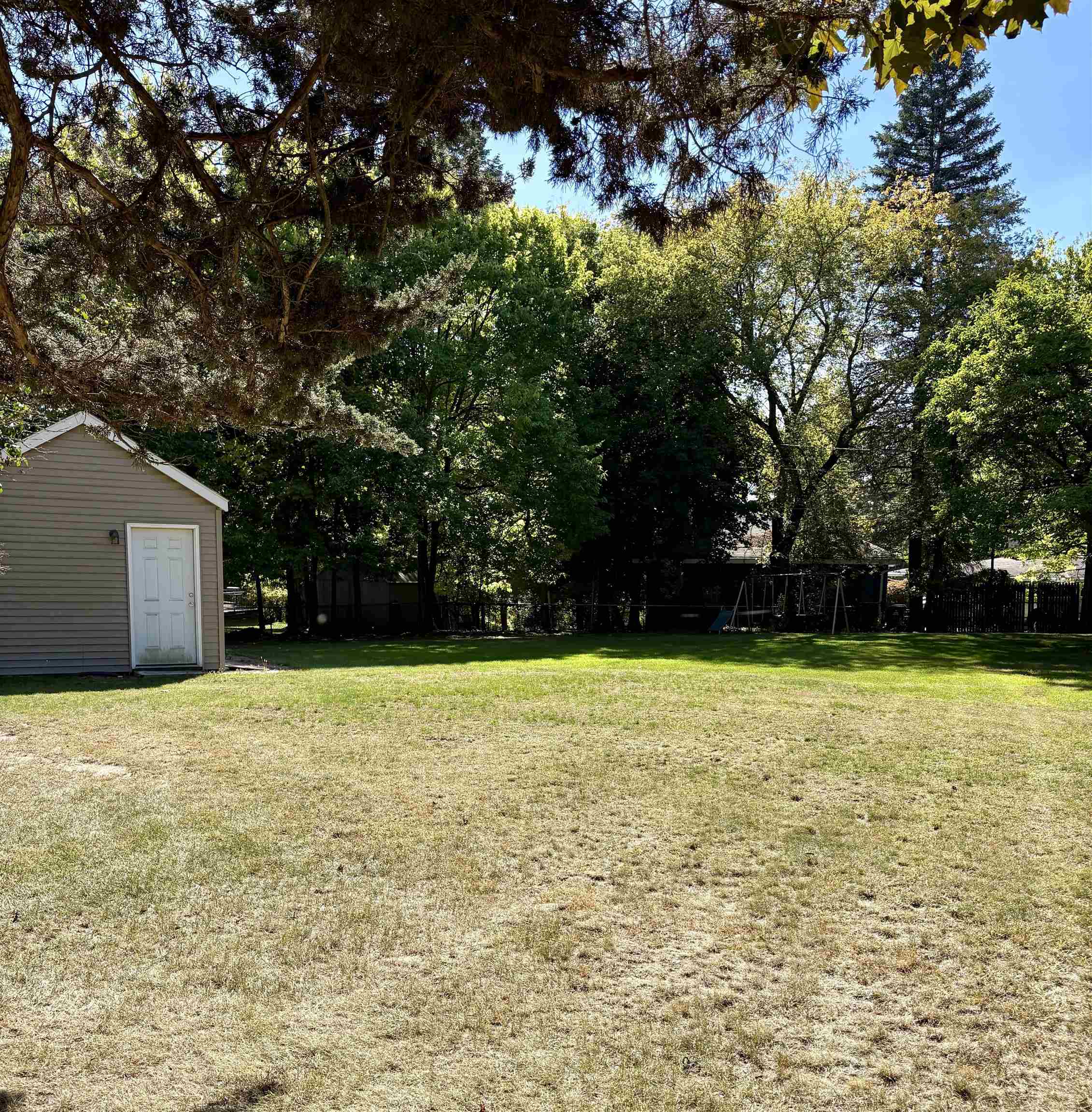 Photo 2 of Single family home for sale at 132 Fox Dr, Saint Louis, MI 48880 | MLS# 79080074048 | Listing updated on 2026-10-03
