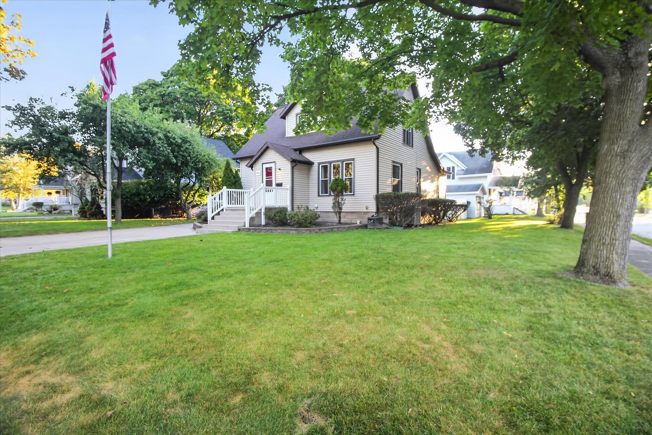 Photo 3 of Single family home for sale at 804 N River Ave, Alma, MI 48801 | MLS# 79080074064 | Listing updated on 2026-10-01