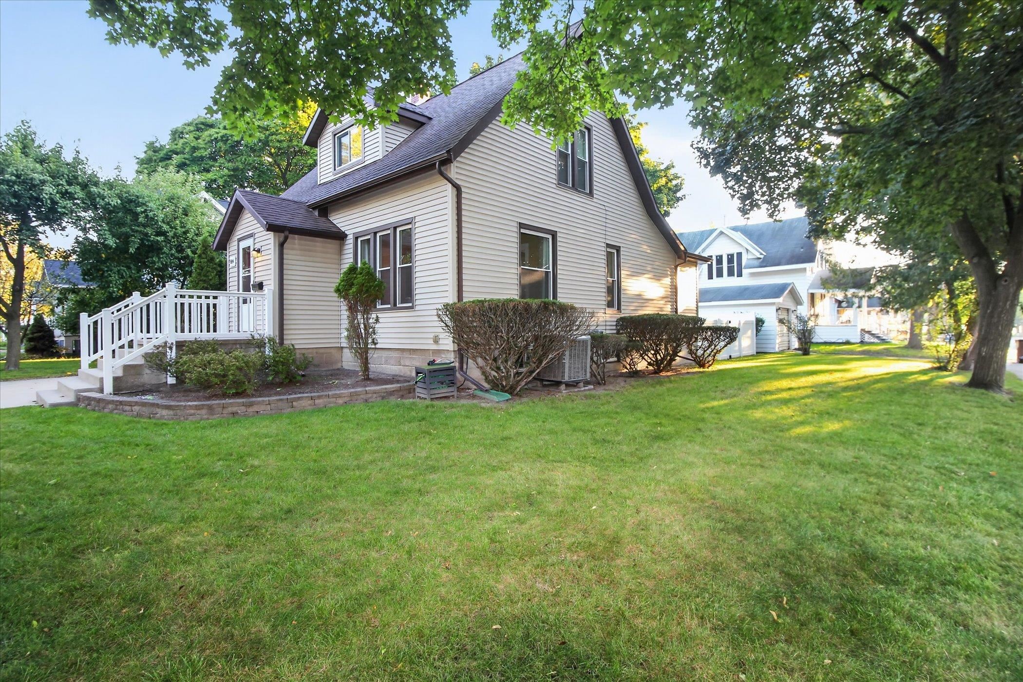 Photo 4 of Single family home for sale at 804 N River Ave, Alma, MI 48801 | MLS# 79080074064 | Listing updated on 2026-10-01