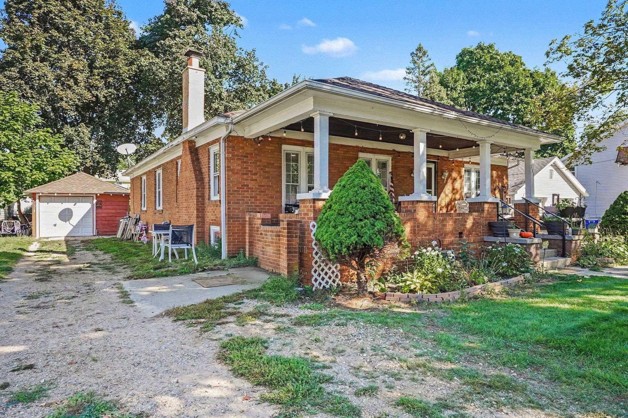 Photo 3 of Single family home for sale at 211 East 6th, Clare, MI 48617 | MLS# 79080074068 | Listing updated on 2026-10-05