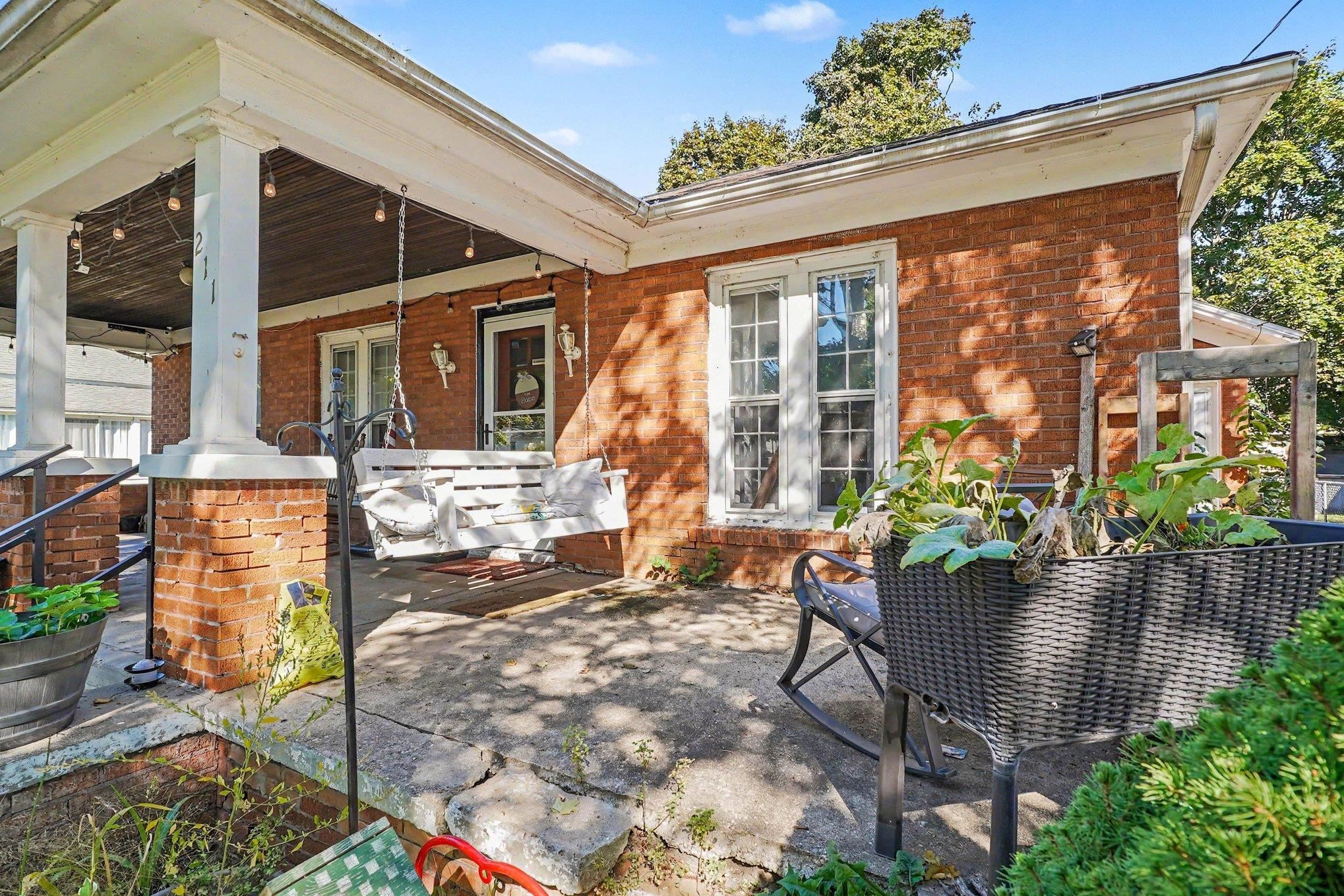 Photo 4 of Single family home for sale at 211 East 6th, Clare, MI 48617 | MLS# 79080074068 | Listing updated on 2026-10-05