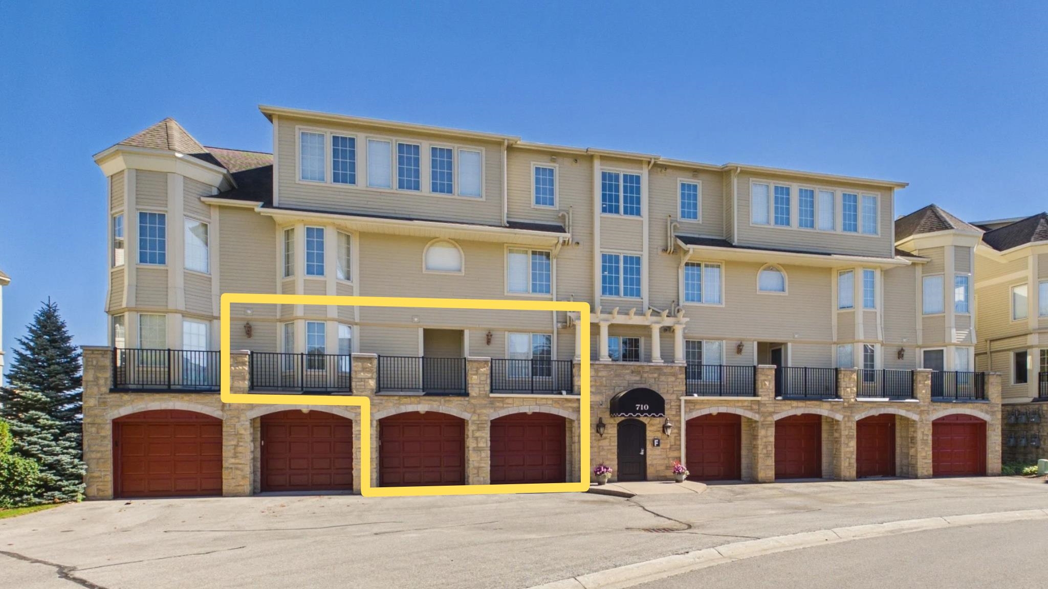 Listing Photo 3 - Condo for sale in building located at 710 N Dockside Cir, Suttons Bay, MI 49682