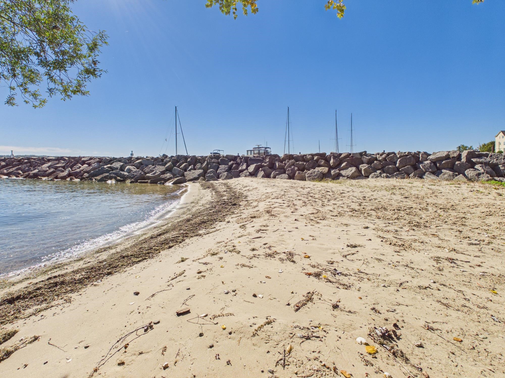 Listing Photo 5 - Condo for sale in building located at 710 N Dockside Cir, Suttons Bay, MI 49682