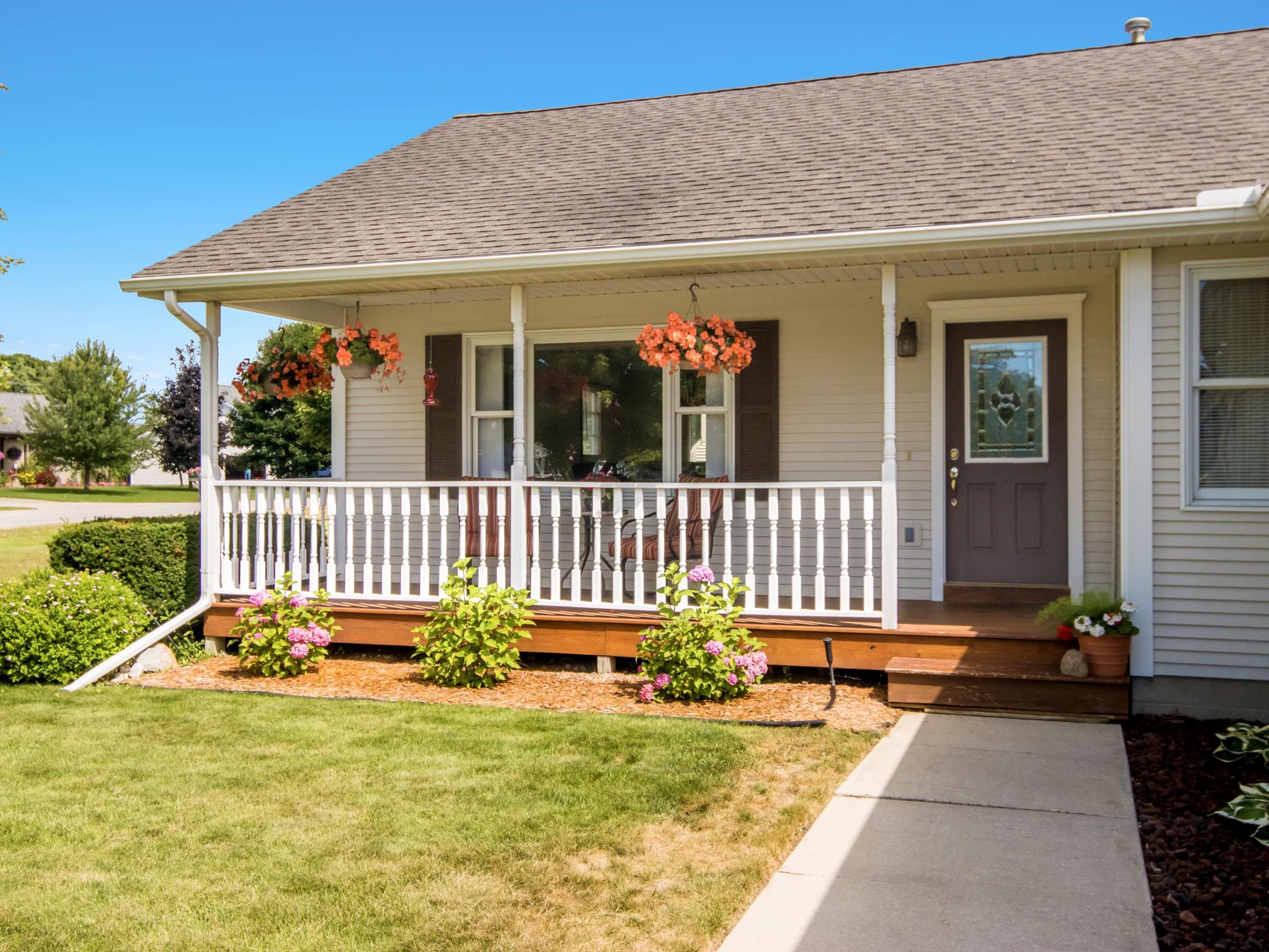 Photo 2 of Single family home for sale at 3484 E Colonial Dr, Traverse City, MI 49685 | MLS# 78080074082 | Listing updated on 2026-10-04