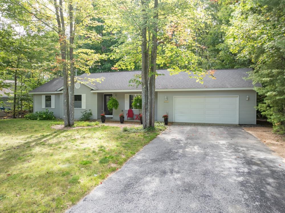 Photo 3 of Single family home for sale at 8340 Easy St, Lake Ann, MI 49650 | MLS# 78080074084 | Listing updated on 2026-10-05