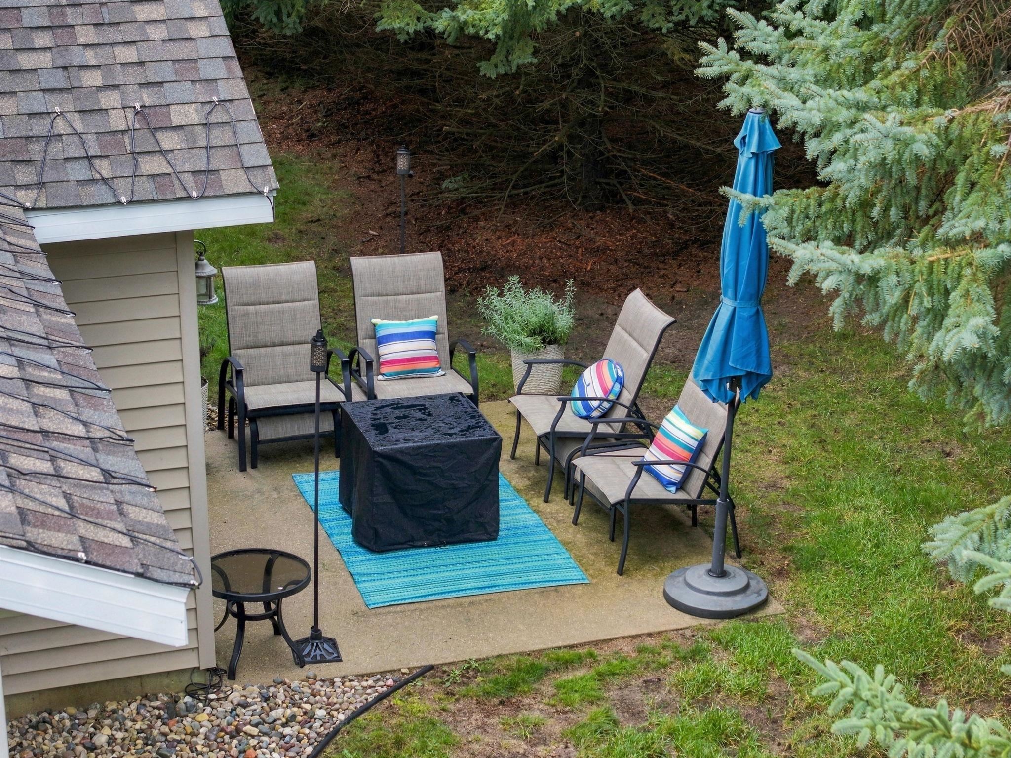 Listing Photo 5 - Condo for sale in building located at 210 Greenview Cir, Cadillac, MI 49601