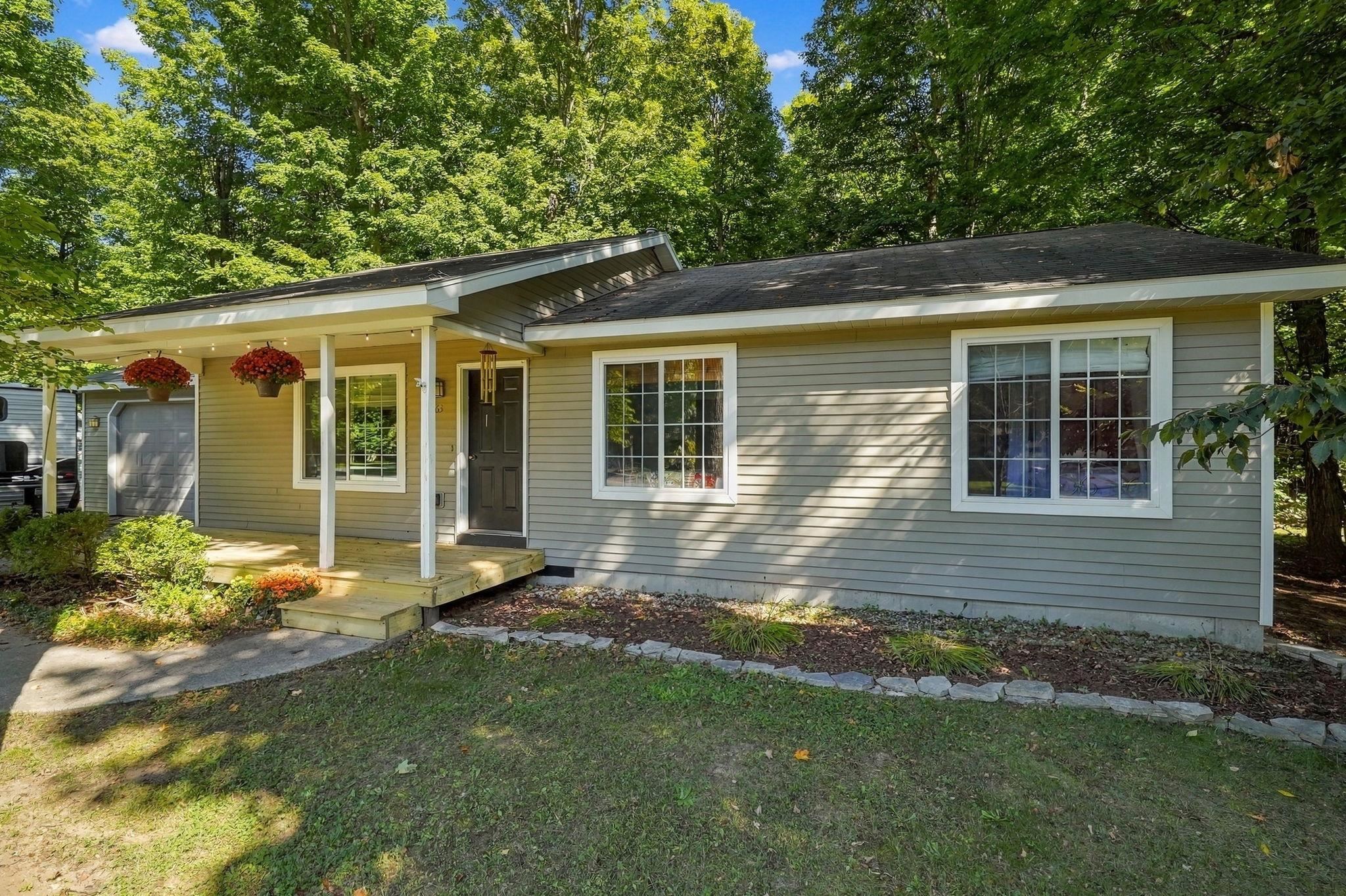 Photo 2 of Single family home for sale at 2263 Woodcock Ln, Traverse City, MI 49685 | MLS# 78080074094 | Listing updated on 2026-10-03