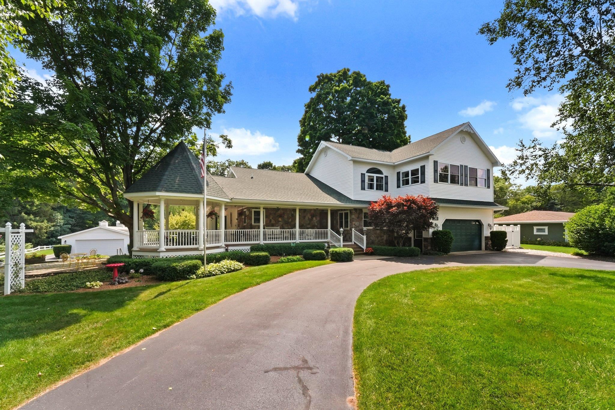 Photo 3 of Single family home for sale at 5161 Silver Pines Rd, Traverse City, MI 49685 | MLS# 78080074097 | Listing updated on 2026-10-04
