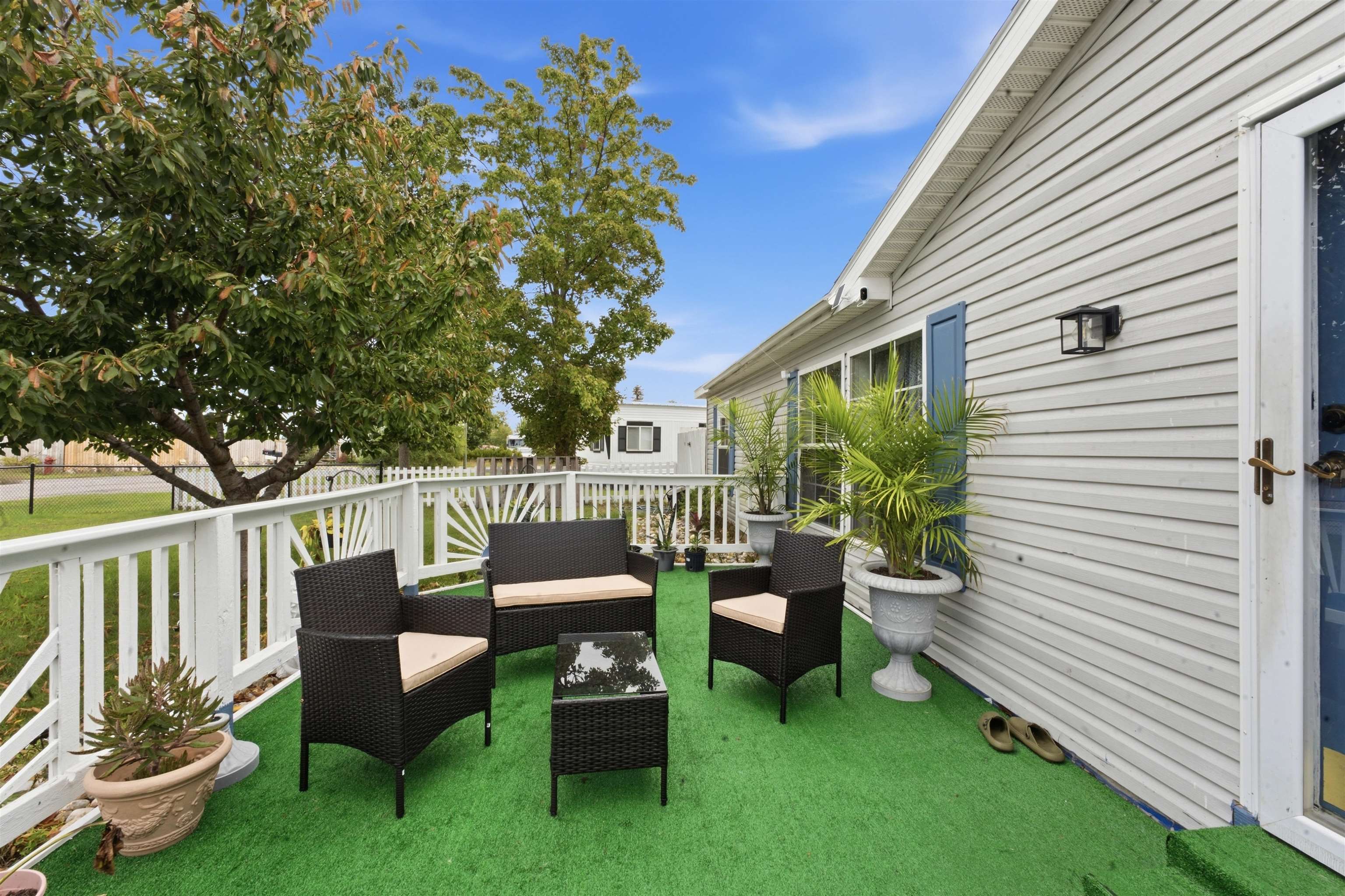 Photo 4 of Single family home for sale at 874 Crestwood Ln, Traverse City, MI 49686 | MLS# 78080074112 | Listing updated on 2026-10-07