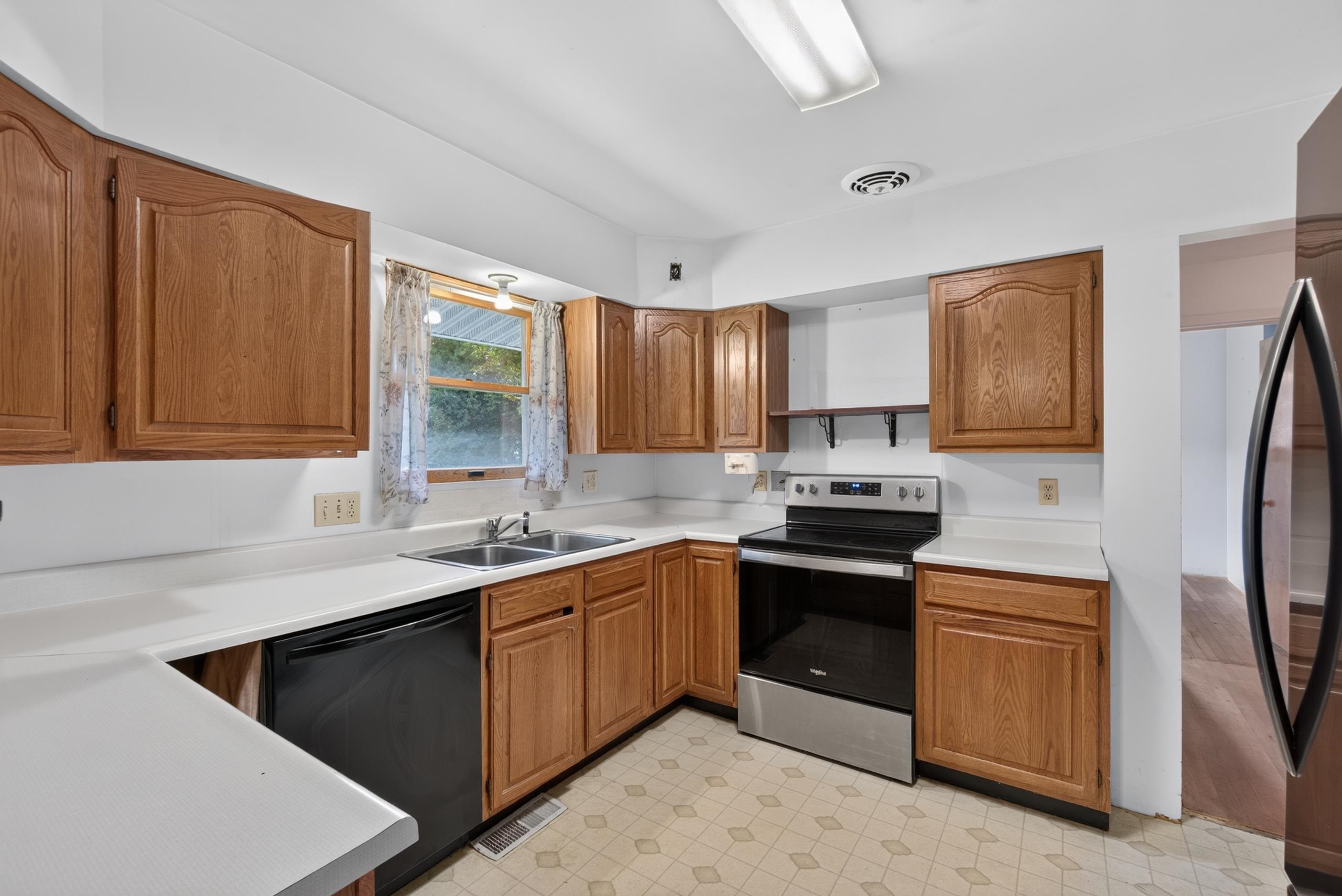 Photo 2 of Single family home for sale at 623 Sheridan Rd, Traverse City, MI 49686 | MLS# 78080074151 | Listing updated on 2026-10-05