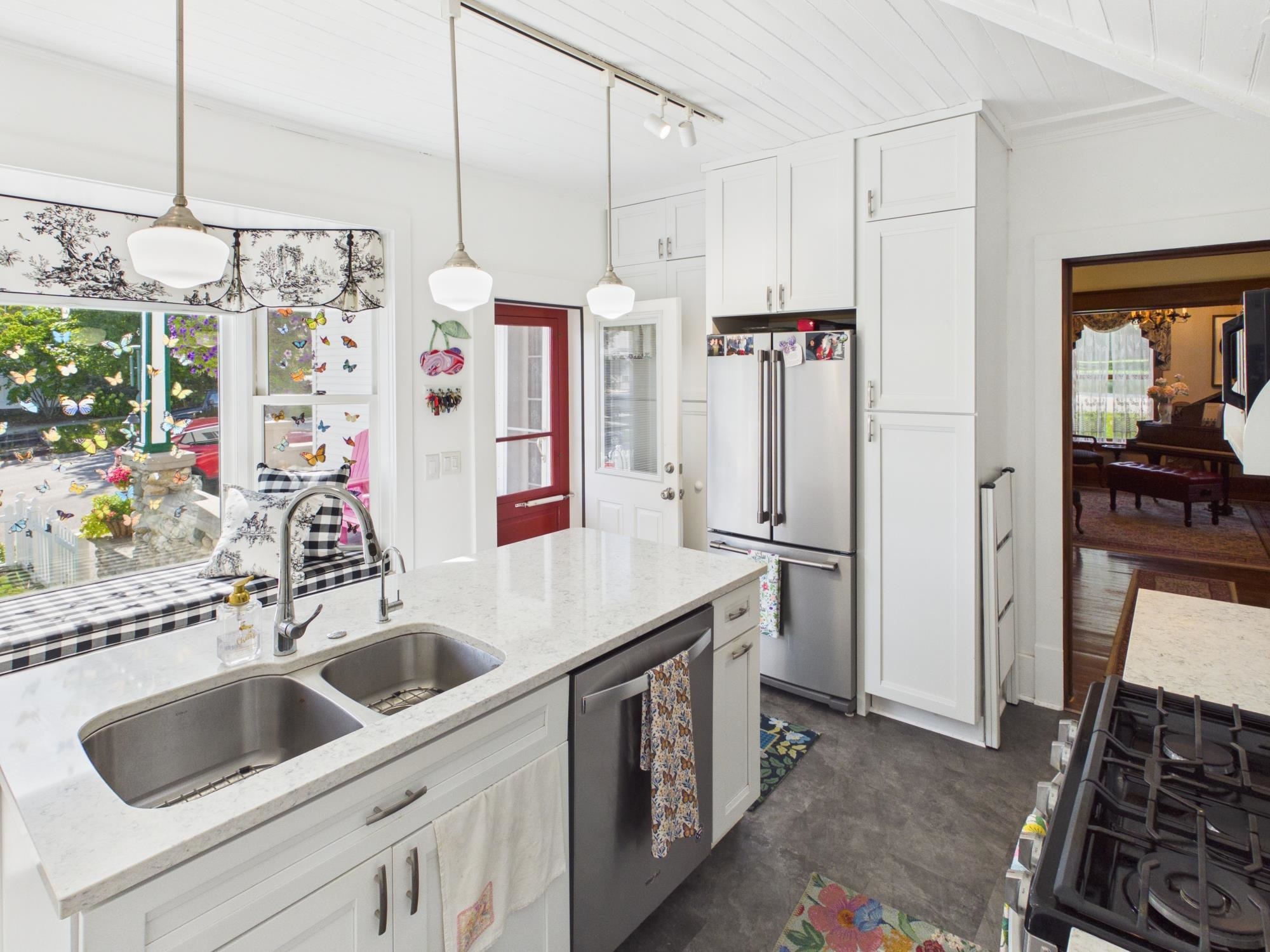 Photo 4 of Single family home for sale at 118 W Adams St, Suttons Bay, MI 49682 | MLS# 78080074152 | Listing updated on 2026-10-05