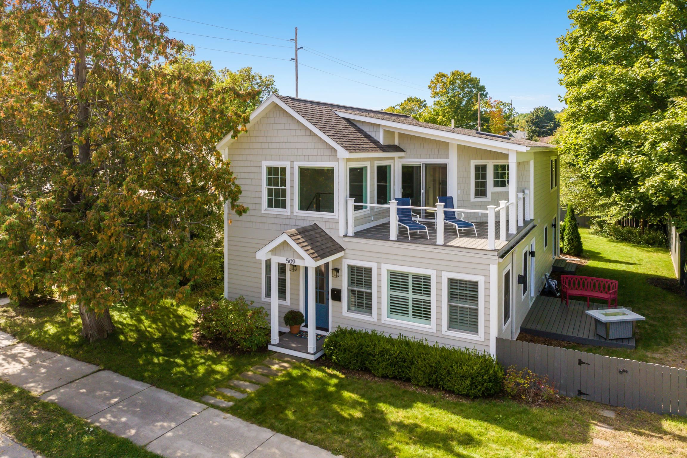 Photo 2 of Single family home for sale at 509 N Cedar St, Traverse City, MI 49684 | MLS# 78080074169 | Listing updated on 2026-10-05