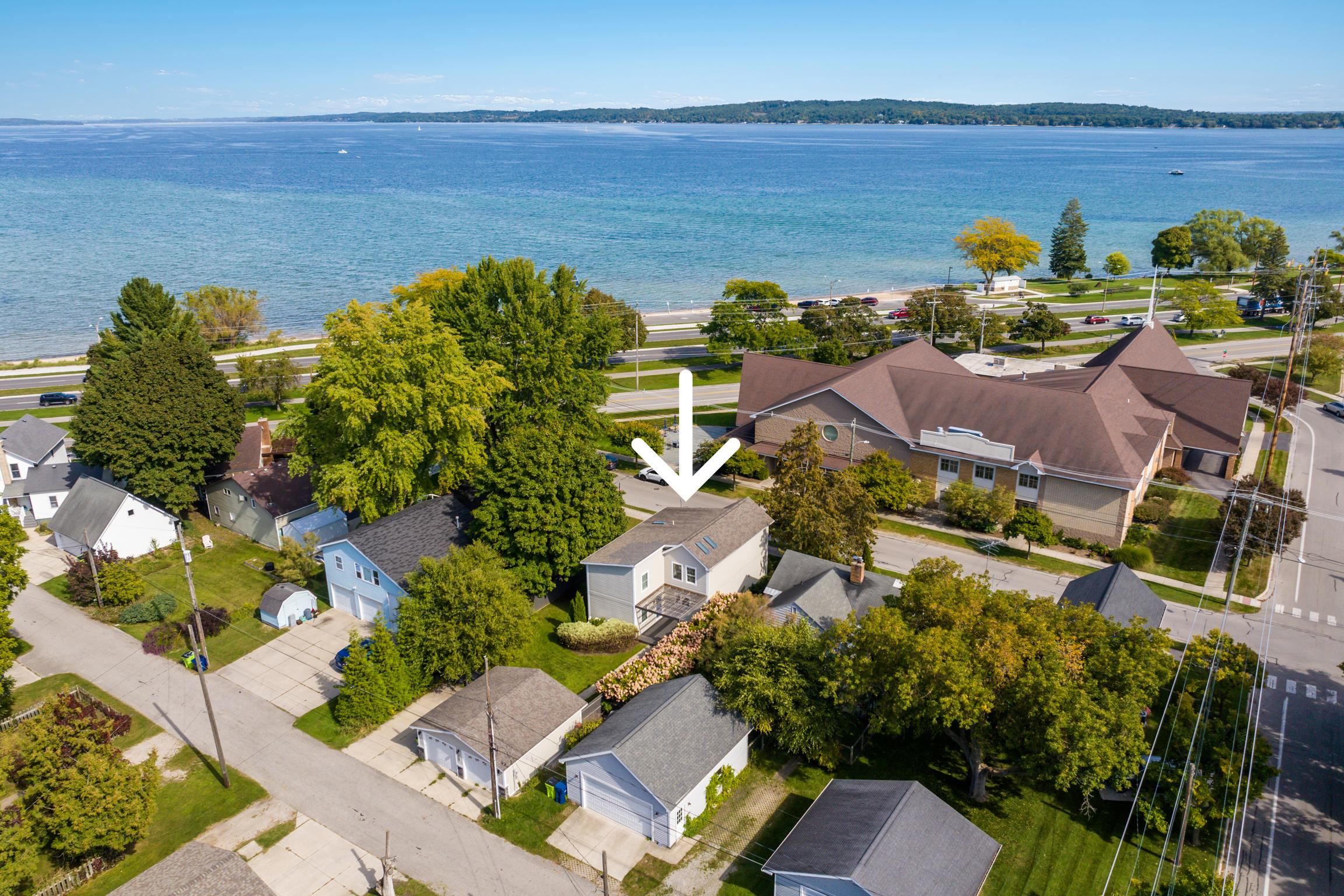 Photo 3 of Single family home for sale at 509 N Cedar St, Traverse City, MI 49684 | MLS# 78080074169 | Listing updated on 2026-10-05