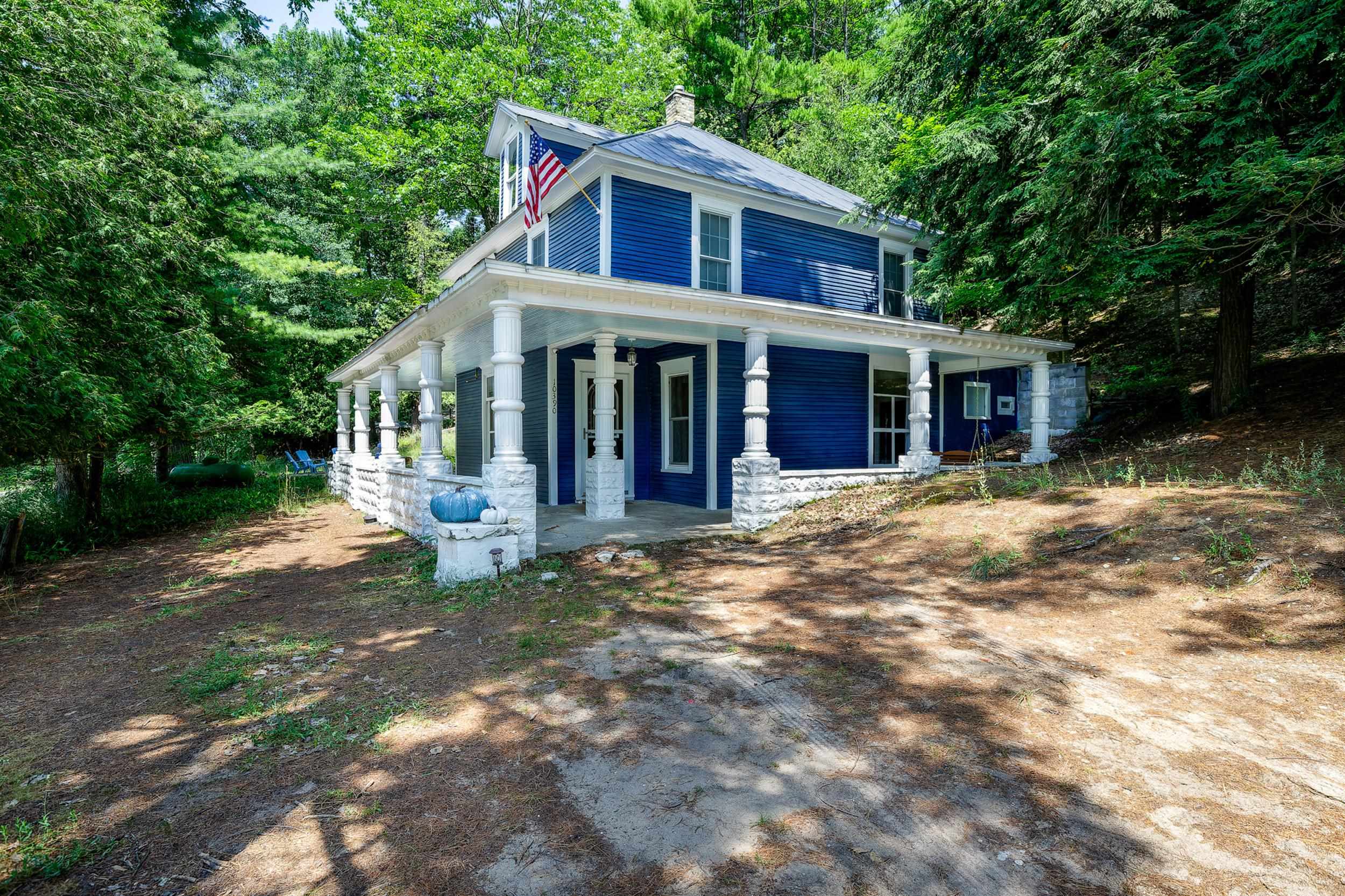 Photo 1 of Single family home for sale at 10390 Deadstream Rd, Honor, MI 49640 | MLS# 78080074173 | Listing updated on 2026-10-05