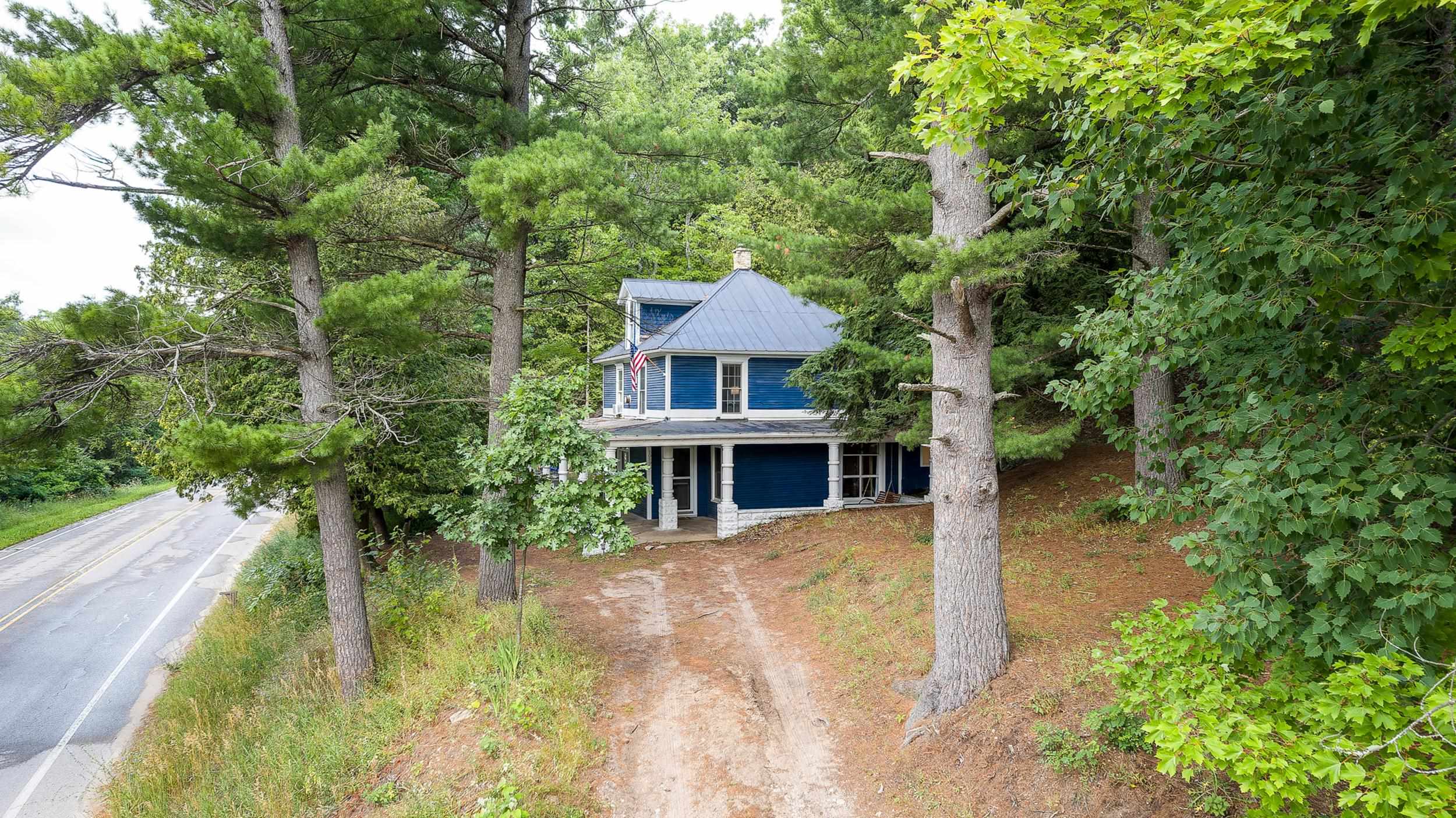 Photo 2 of Single family home for sale at 10390 Deadstream Rd, Honor, MI 49640 | MLS# 78080074173 | Listing updated on 2026-10-05