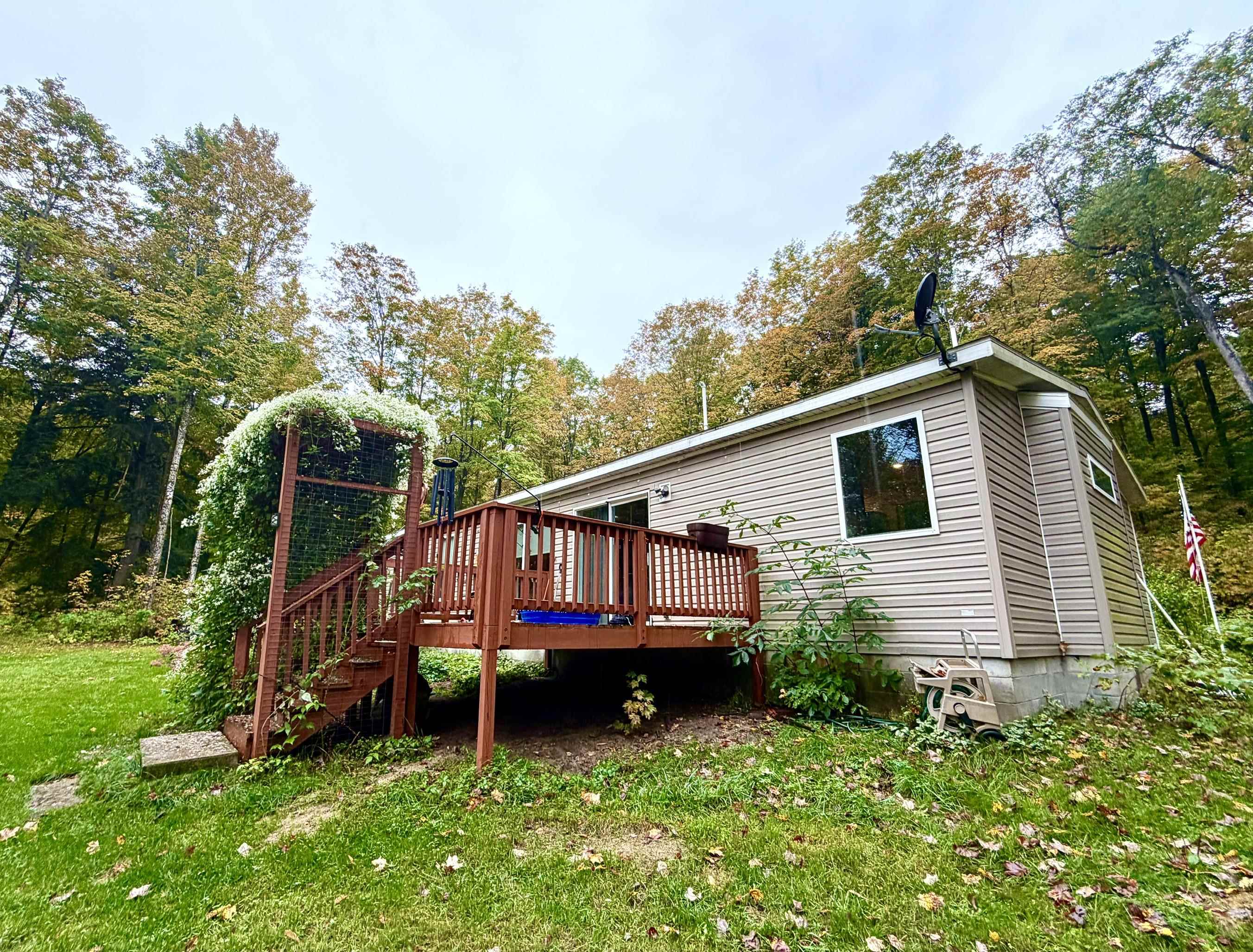 Photo 3 of Single family home for sale at 2278 Beeman Rd, Bellaire, MI 49615 | MLS# 78080074175 | Listing updated on 2026-10-05