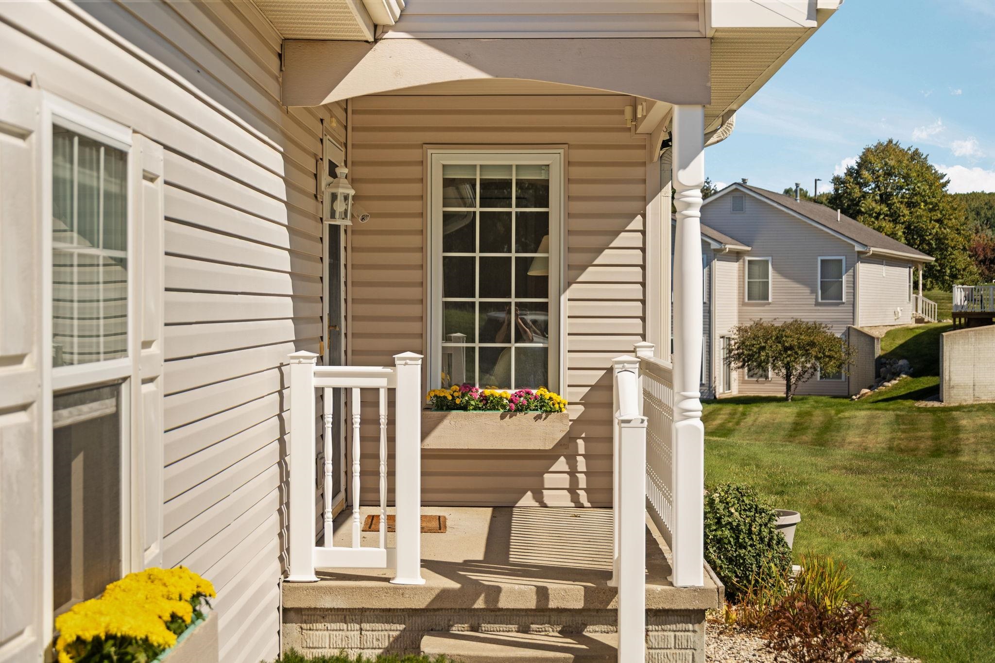 Photo 2 of Condo for sale at 2084 Landview Dr, Traverse City, MI 49686 | MLS# 78080074176 | Listing updated on 2026-10-05