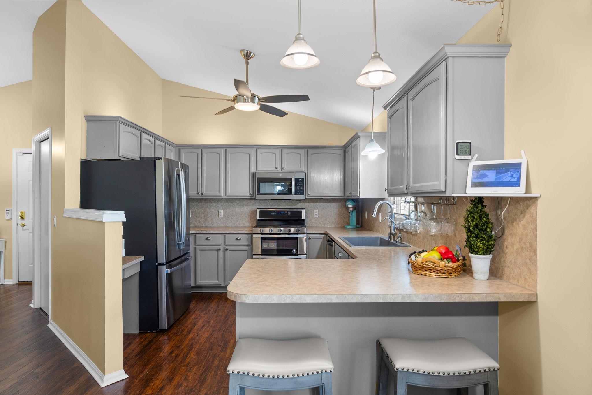 Photo 4 of Condo for sale at 2084 Landview Dr, Traverse City, MI 49686 | MLS# 78080074176 | Listing updated on 2026-10-05