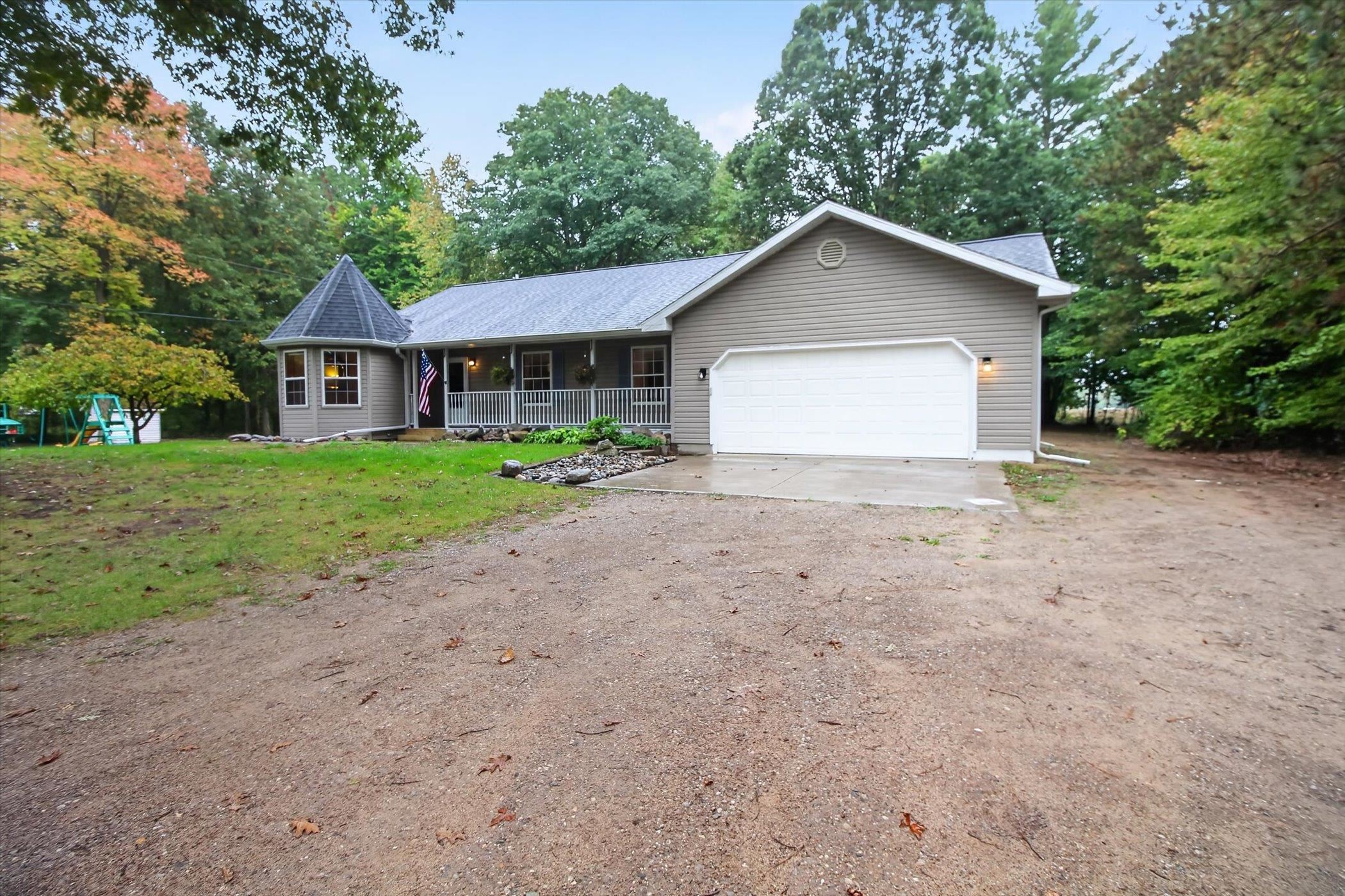 Photo 3 of Single family home for sale at 4325 W Tyler Rd, Alma, MI 48801 | MLS# 79080074198 | Listing updated on 2026-10-06