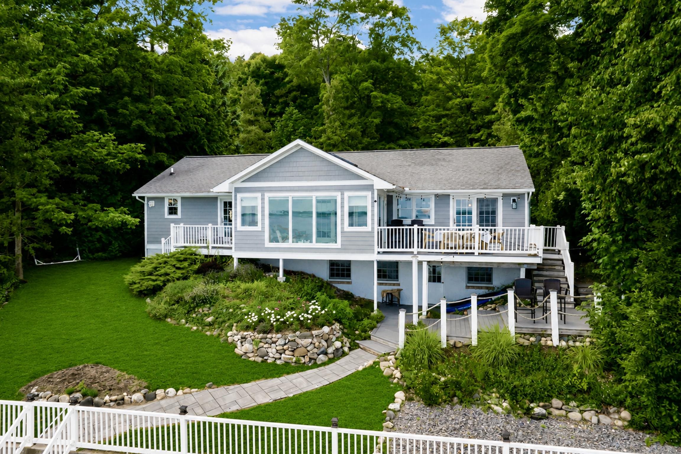 Photo 1 of Single family home for sale at 705 S Nanagosa Trl, Suttons Bay, MI 49682 | MLS# 78080074199 | Listing updated on 2026-10-06