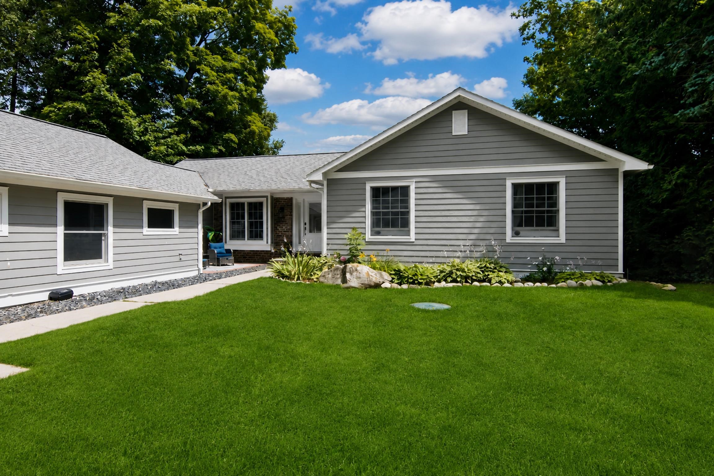 Photo 3 of Single family home for sale at 705 S Nanagosa Trl, Suttons Bay, MI 49682 | MLS# 78080074199 | Listing updated on 2026-10-06