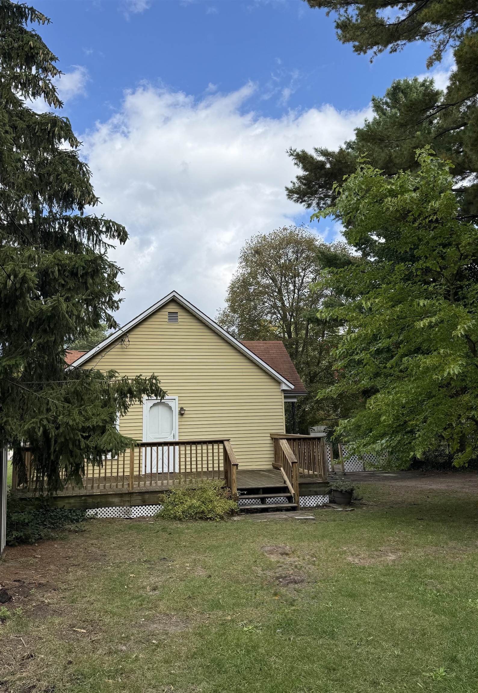 Photo 3 of Single family home for sale at 932 E State St, Traverse City, MI 49686 | MLS# 78080074218 | Listing updated on 2026-10-05