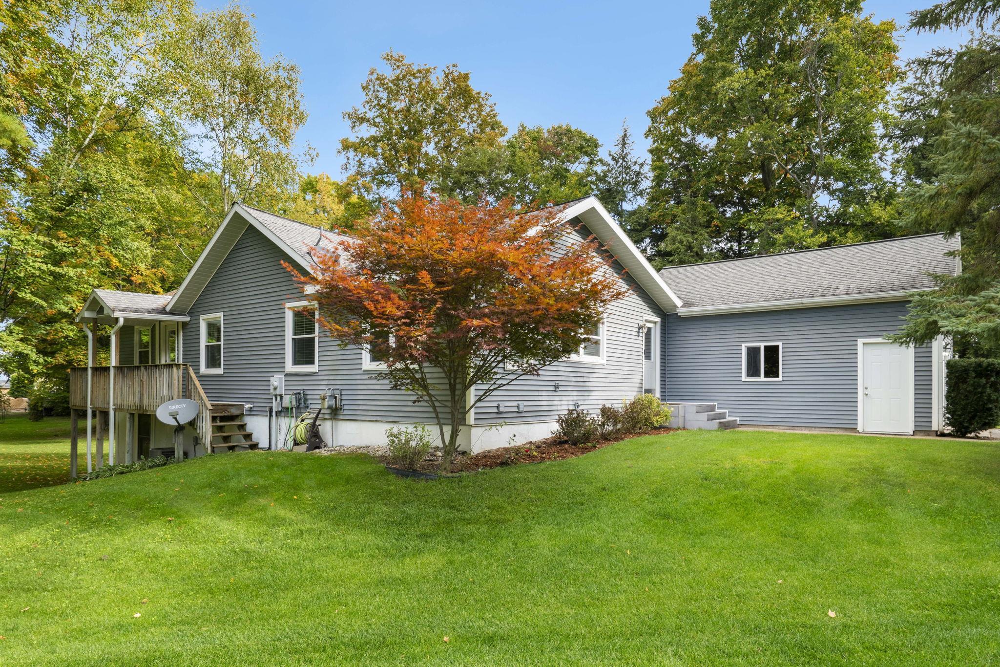Photo 1 of Single family home for sale at 711 Brackel Point Dr, Traverse City, MI 49685 | MLS# 78080074242 | Listing updated on 2026-10-06