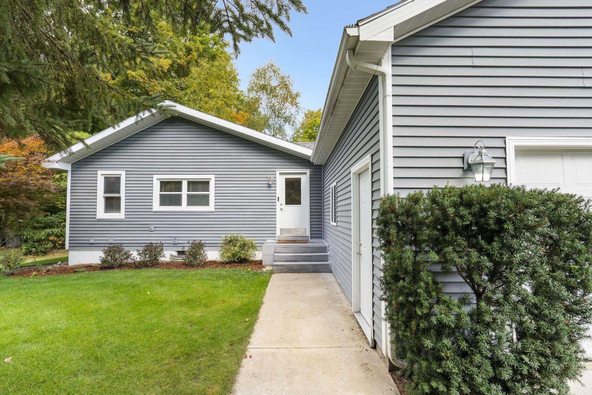 Photo 3 of Single family home for sale at 711 Brakel Point Dr, Traverse City, MI 49685 | MLS# 80074242 | Listing updated on 2026-10-06