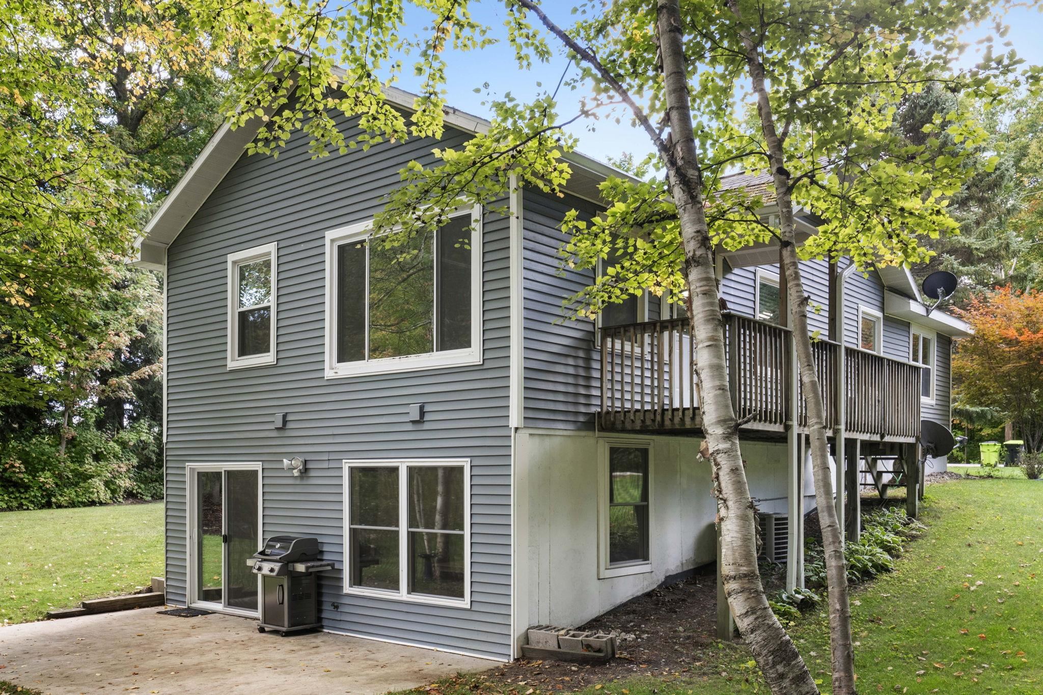 Photo 4 of Single family home for sale at 711 Brakel Point Dr, Traverse City, MI 49685 | MLS# 80074242 | Listing updated on 2026-10-06