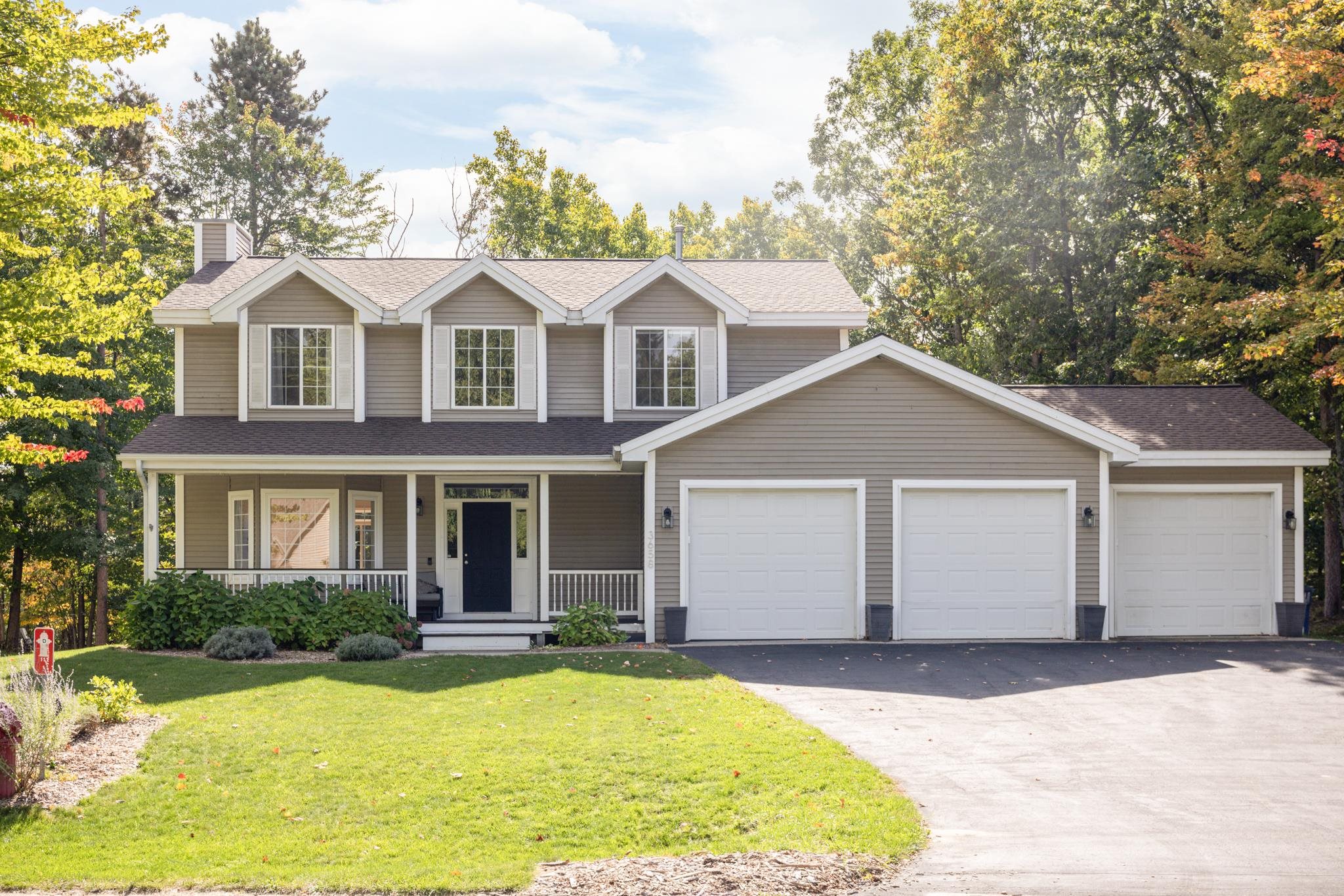 Photo 3 of Single family home for sale at 3658 Oxford Dr, Traverse City, MI 49686 | MLS# 78080074247 | Listing updated on 2026-10-06