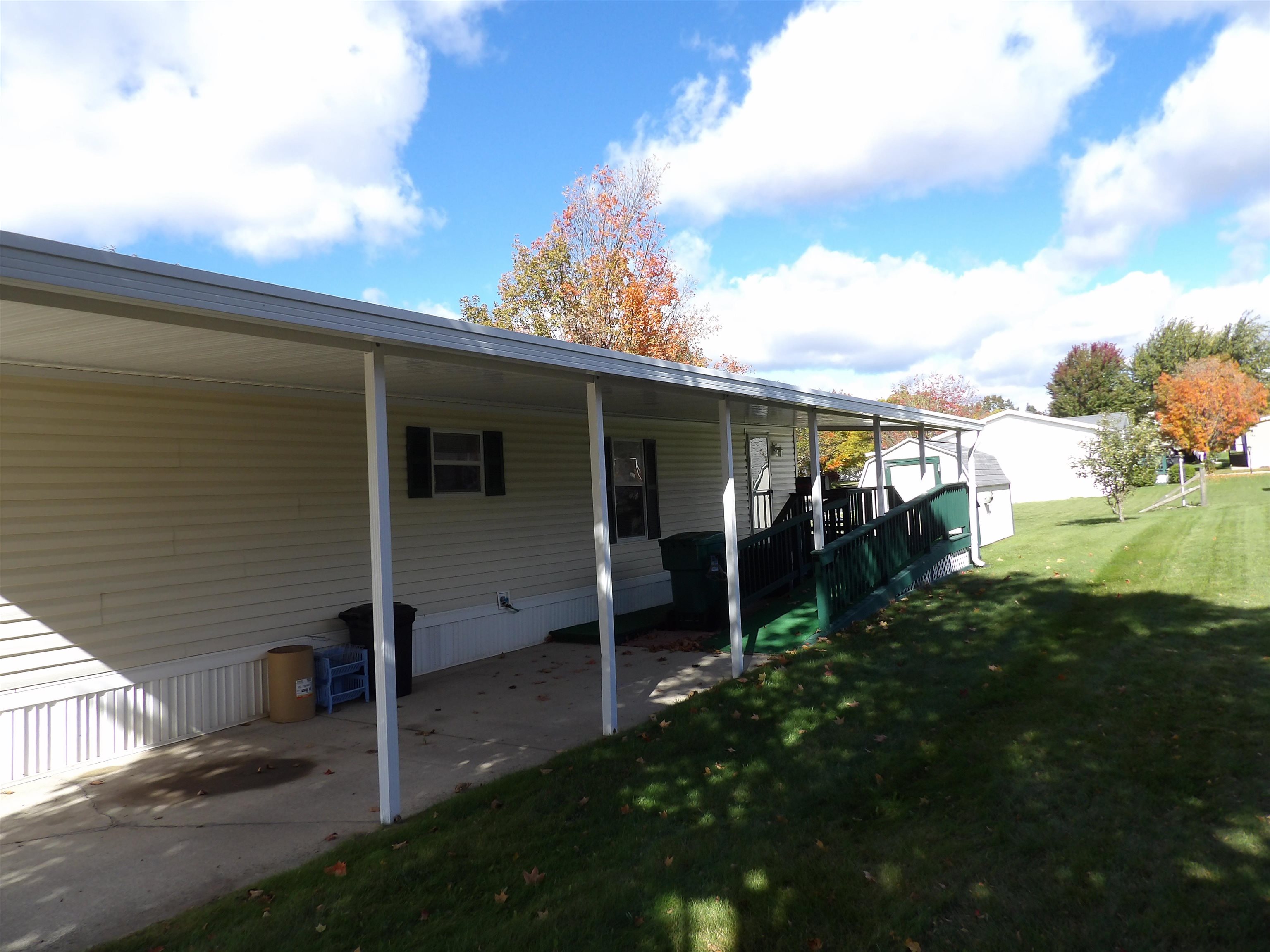Photo 3 of Single family home for sale at 398 Farm Ln, Cadillac, MI 49601 | MLS# 78080074250 | Listing updated on 2026-10-06
