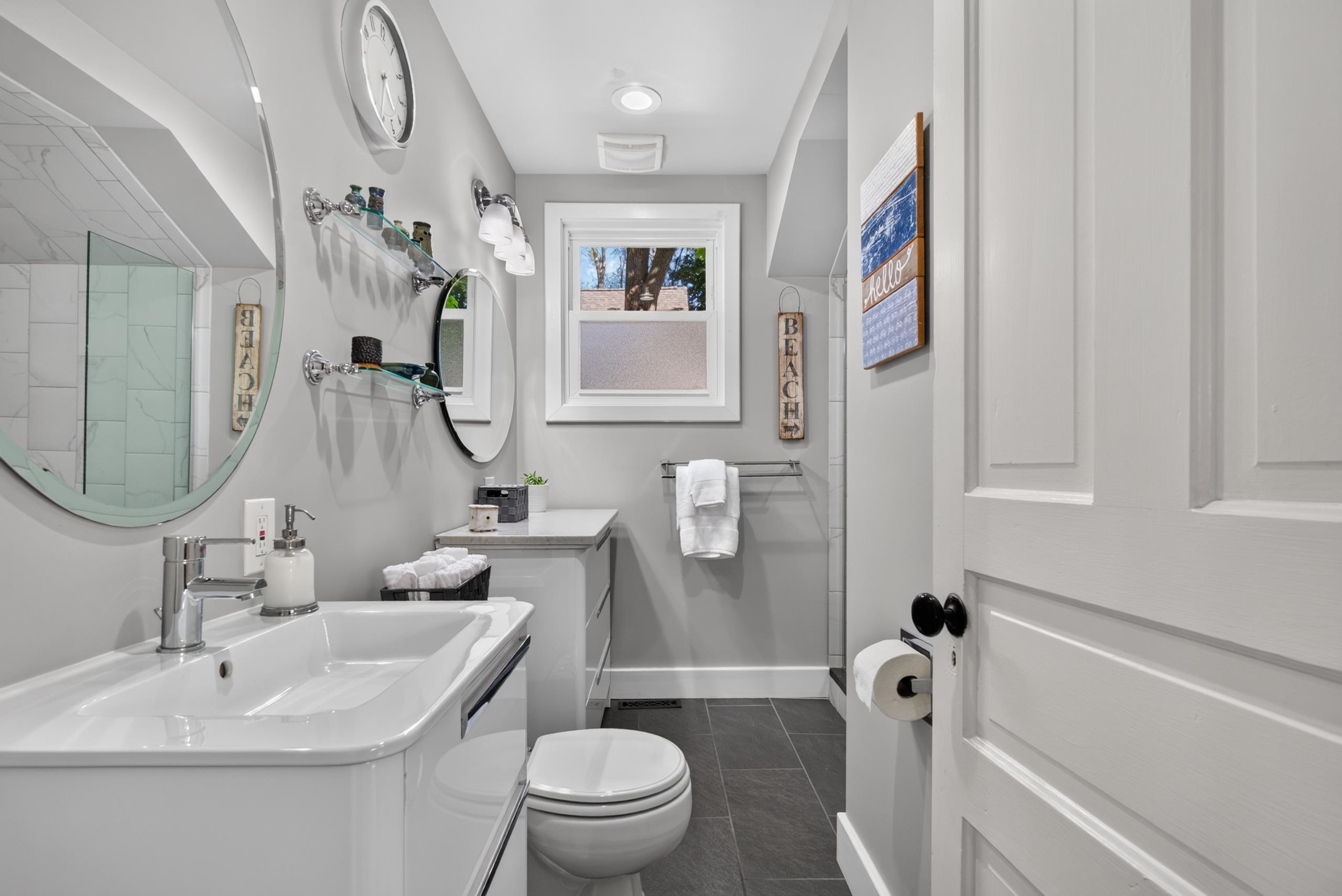 Photo 4 of Single family home for sale at 828 E 8th Street, Traverse City, MI 49686 | MLS# 78080074257 | Listing updated on 2026-10-06