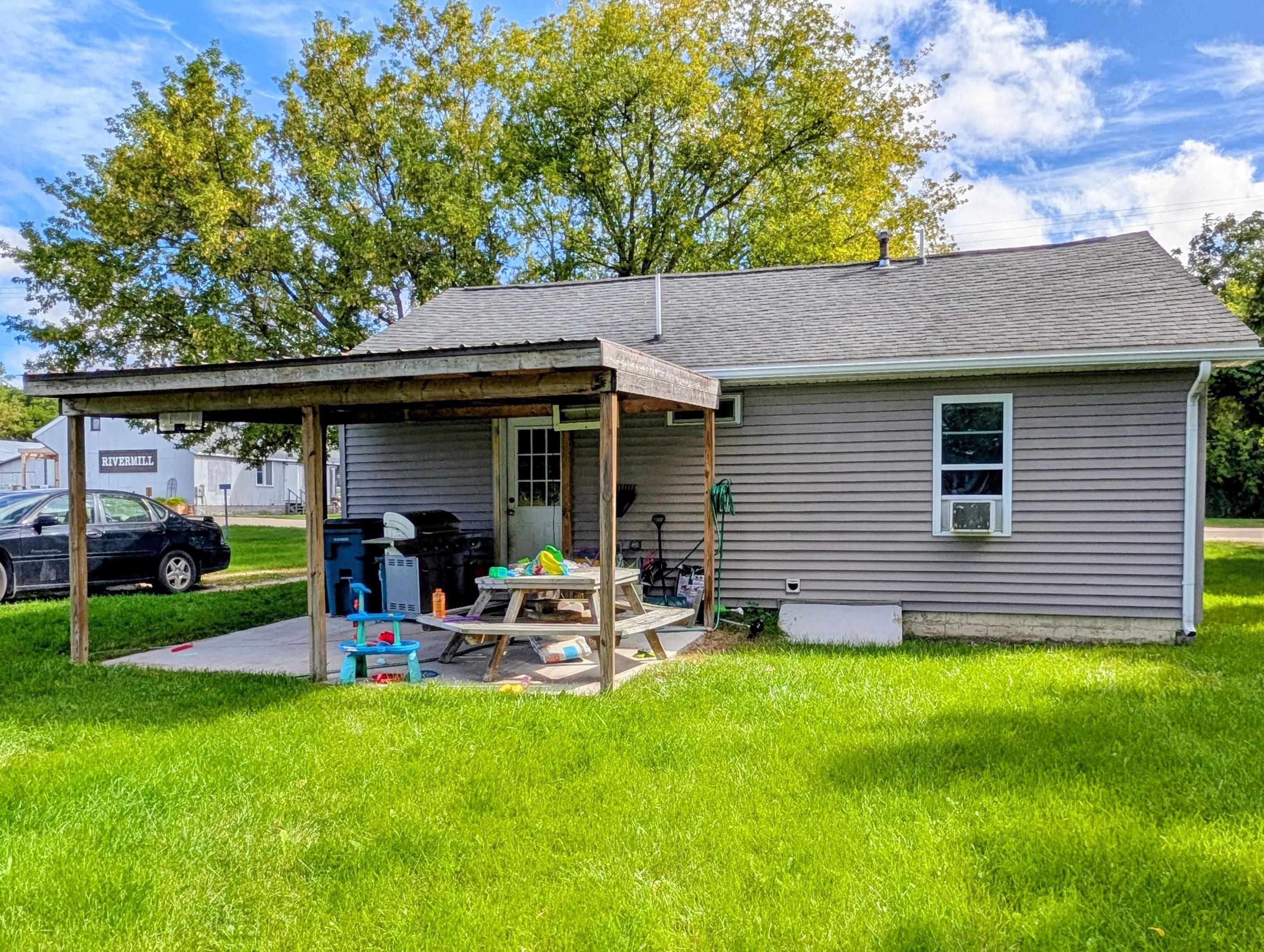 Photo 3 of Single family home for sale at 233 N Mackinaw Rd, Au Gres, MI 48703 | MLS# 77080074267 | Listing updated on 2026-10-06