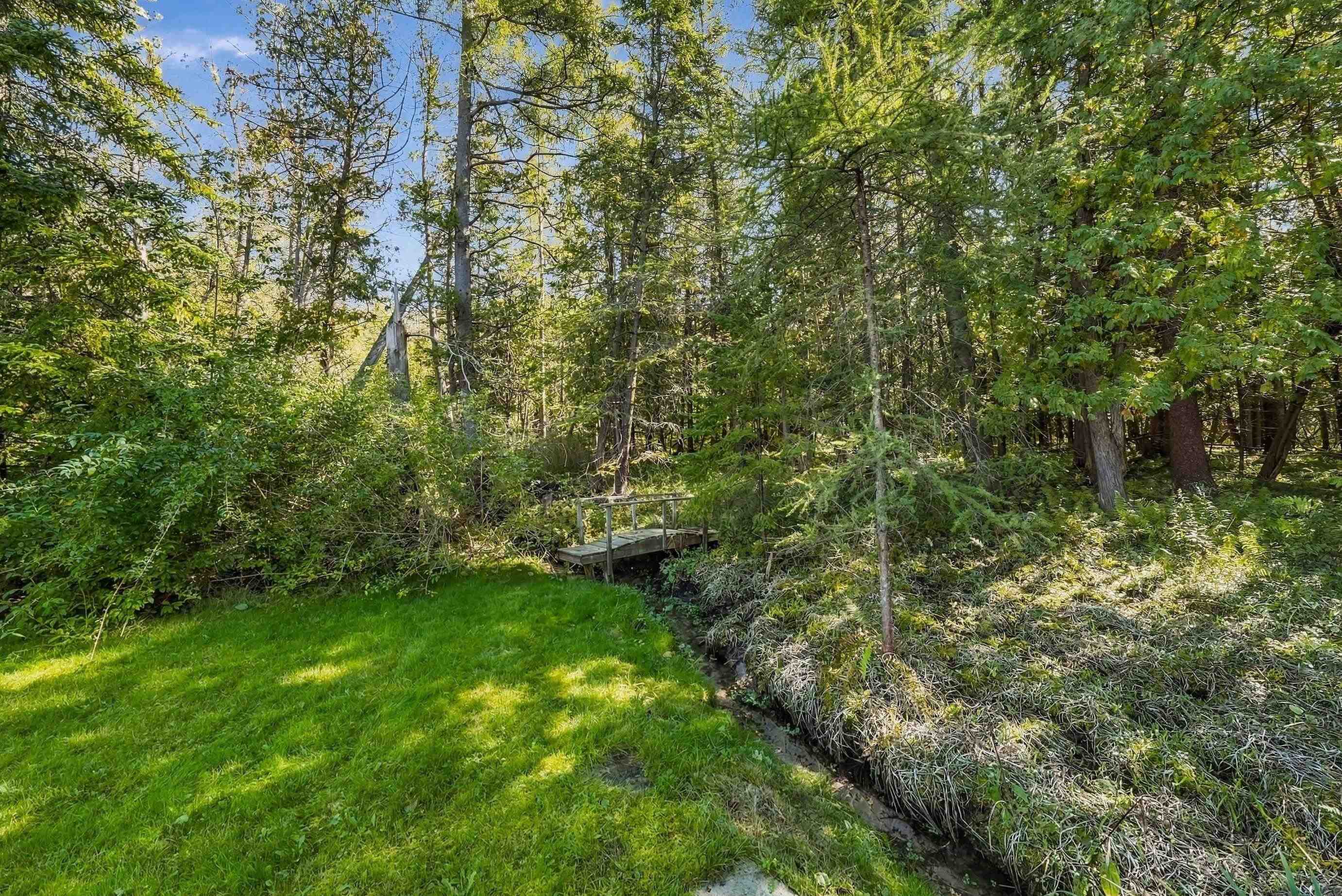 Photo 2 of Single family home for sale at 3150 N Four Mile Rd, Traverse City, MI 49686 | MLS# 78080074273 | Listing updated on 2026-10-07