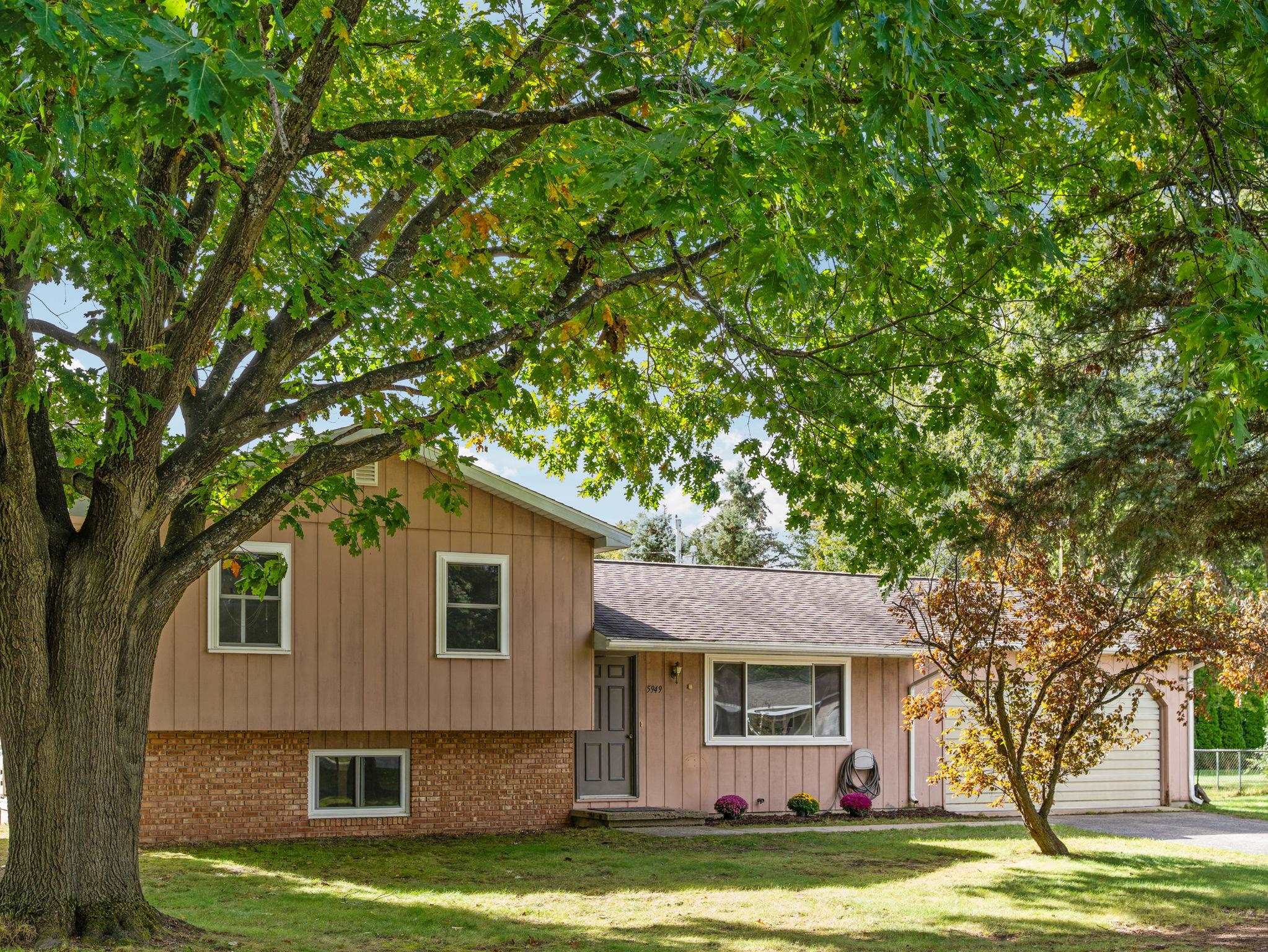 Photo 1 of Single family home for sale at 5949 Donna Ct, Traverse City, MI 49685 | MLS# 78080074282 | Listing updated on 2026-10-06
