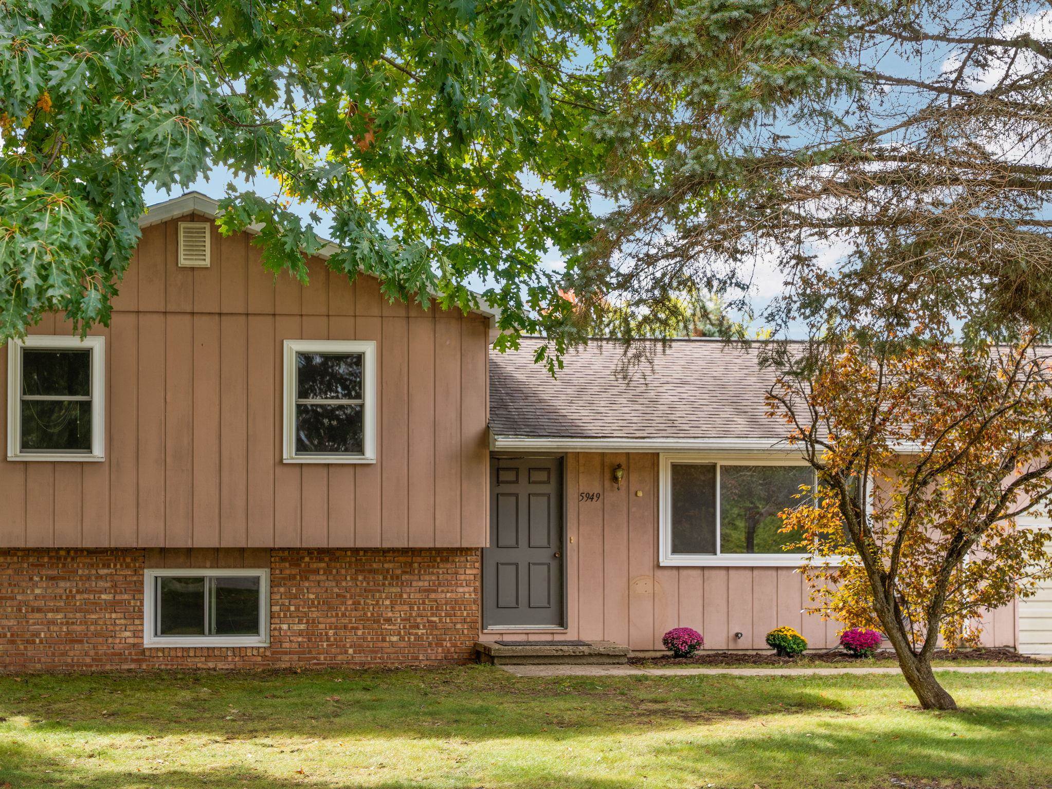 Photo 2 of Single family home for sale at 5949 Donna Ct, Traverse City, MI 49685 | MLS# 78080074282 | Listing updated on 2026-10-06