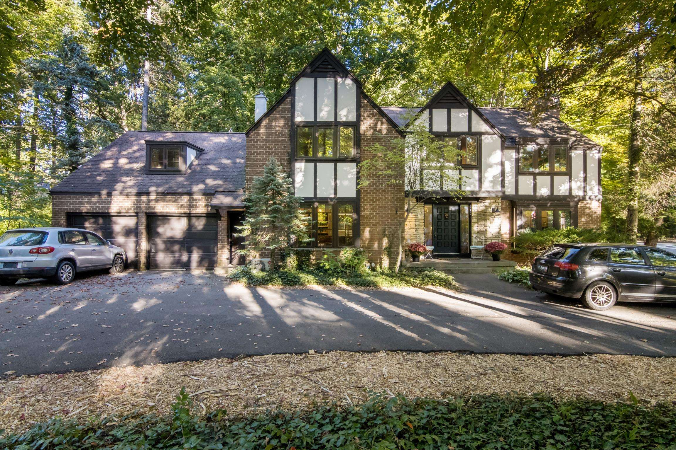 Photo 3 of Single family home for sale at 1302 Peninsula Dr, Traverse City, MI 49686 | MLS# 78080074284 | Listing updated on 2026-10-07