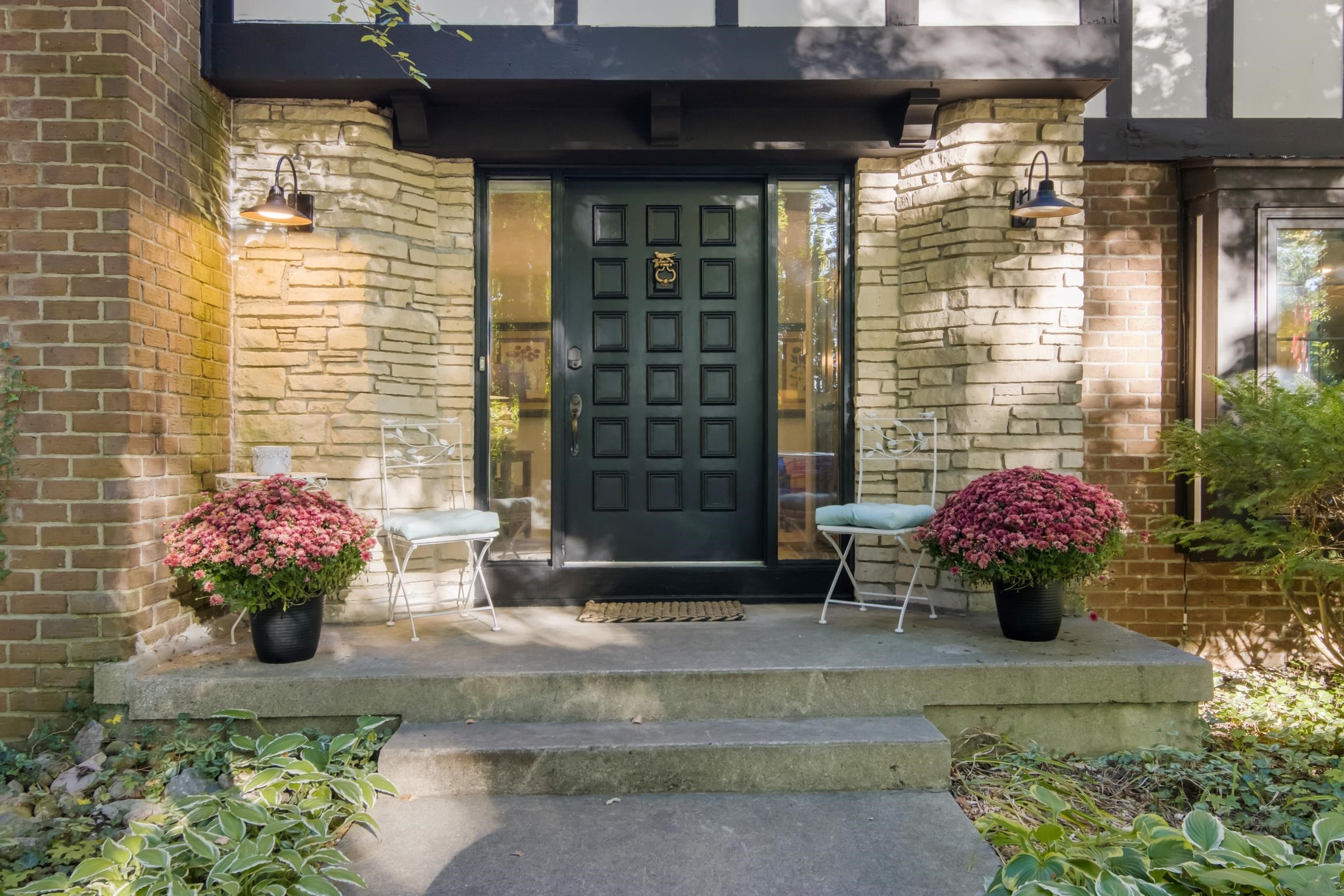 Photo 4 of Single family home for sale at 1302 Peninsula Dr, Traverse City, MI 49686 | MLS# 78080074284 | Listing updated on 2026-10-07