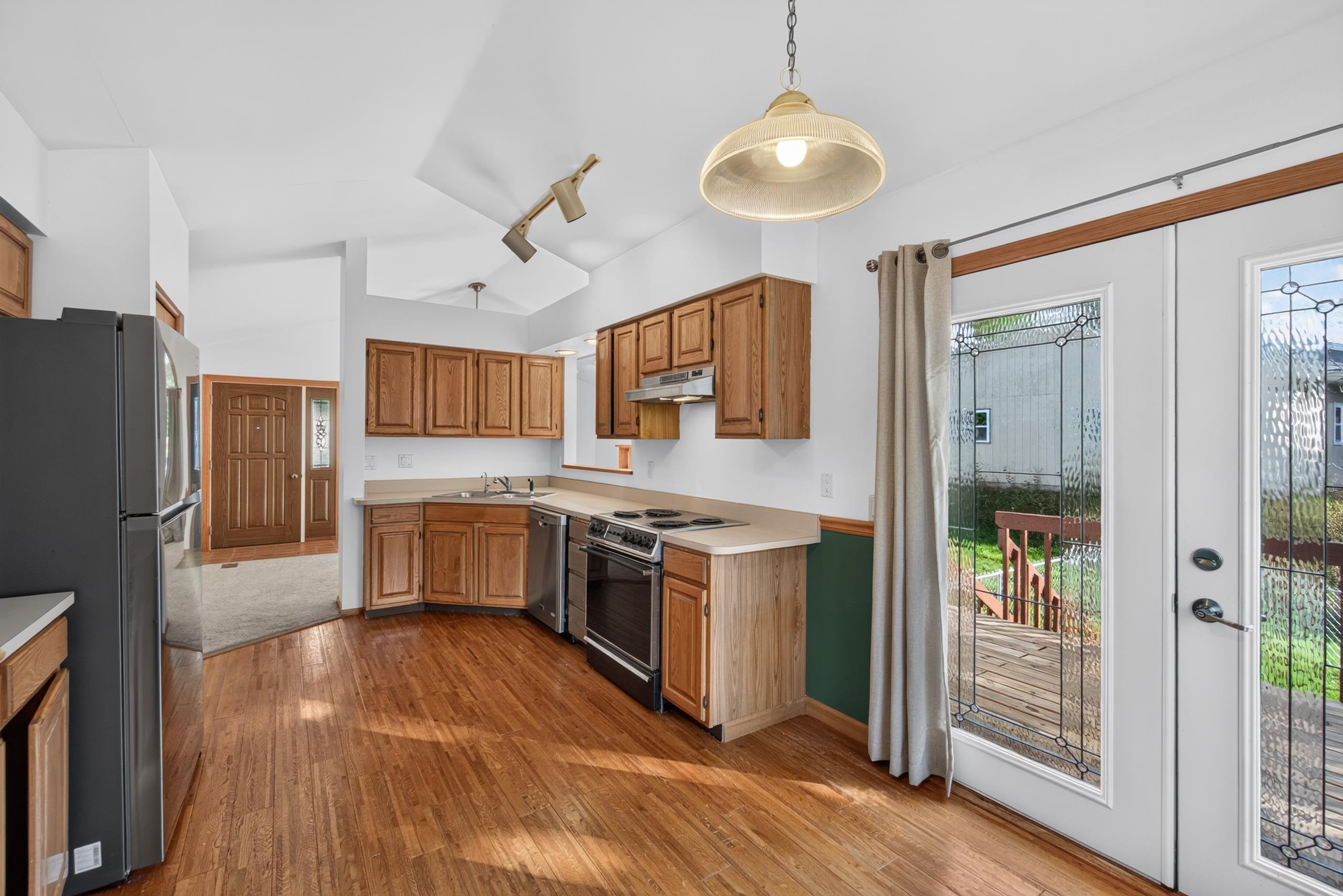 Photo 3 of Single family home for sale at 853 Meadow Dr, Traverse City, MI 49685 | MLS# 78080074298 | Listing updated on 2026-10-07