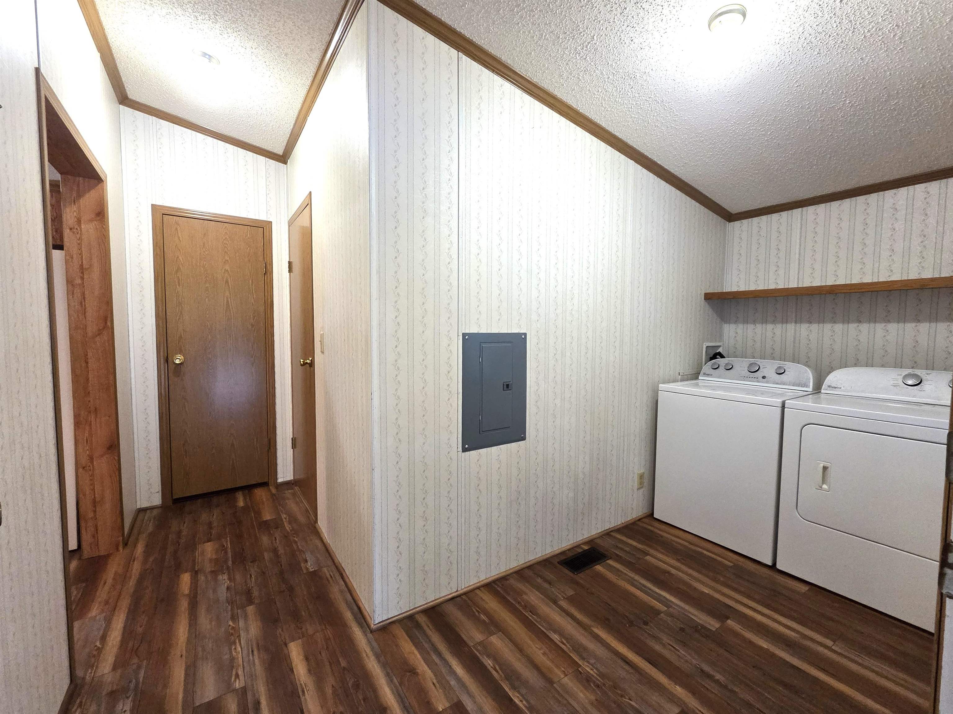 Photo 4 of Single family home for sale at 1990 Winegars Rd, Gladwin, MI 48624 | MLS# 79080074299 | Listing updated on 2026-10-07
