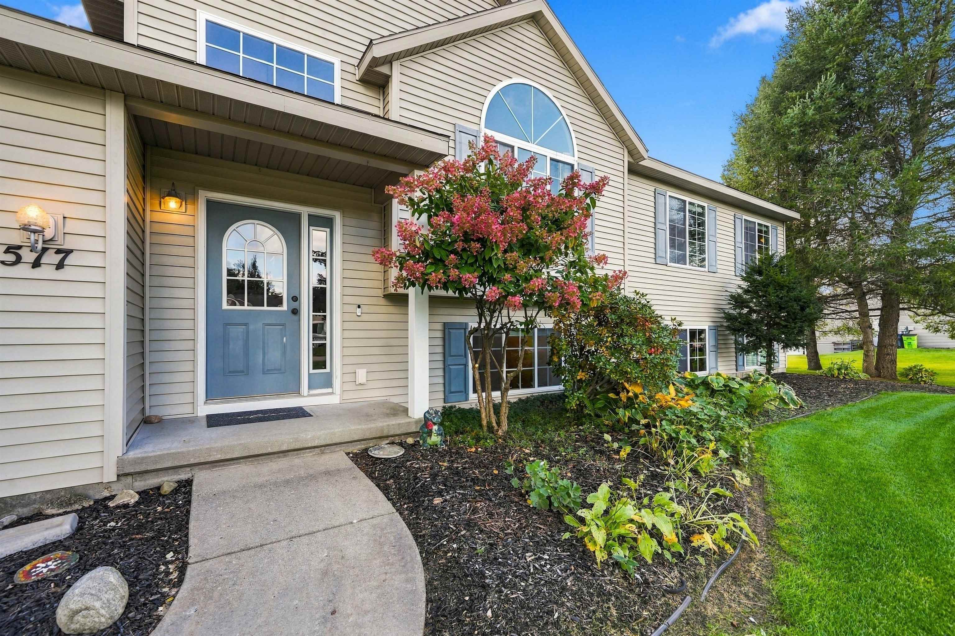 Photo 3 of Single family home for sale at 577 Strohm Rd, Traverse City, MI 49696 | MLS# 78080074316 | Listing updated on 2026-10-07
