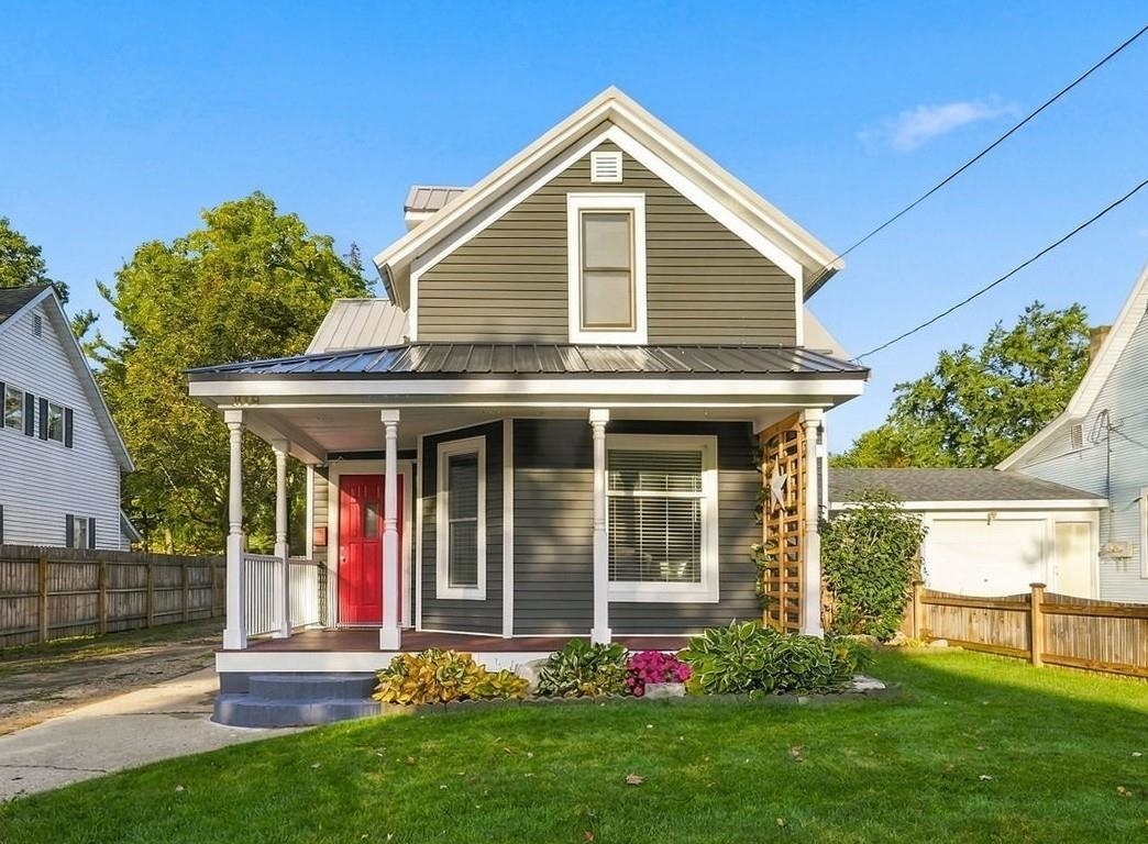 Photo 1 of Single family home for sale at 819 Farrar St, Cadillac, MI 49601 | MLS# 78080074318 | Listing updated on 2026-10-08