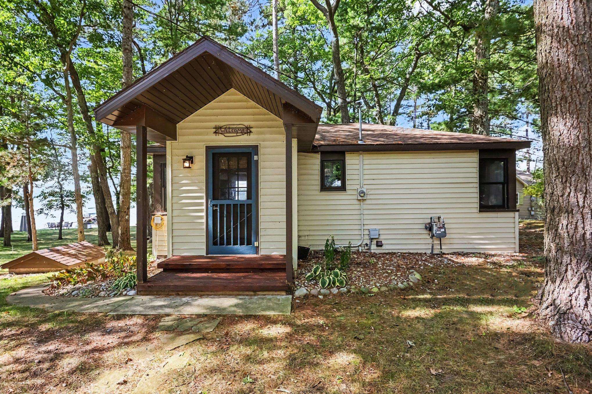 Photo 3 of Single family home for sale at 6977 Loud Dr, Oscoda, MI 48750 | MLS# 77080074319 | Listing updated on 2026-10-08