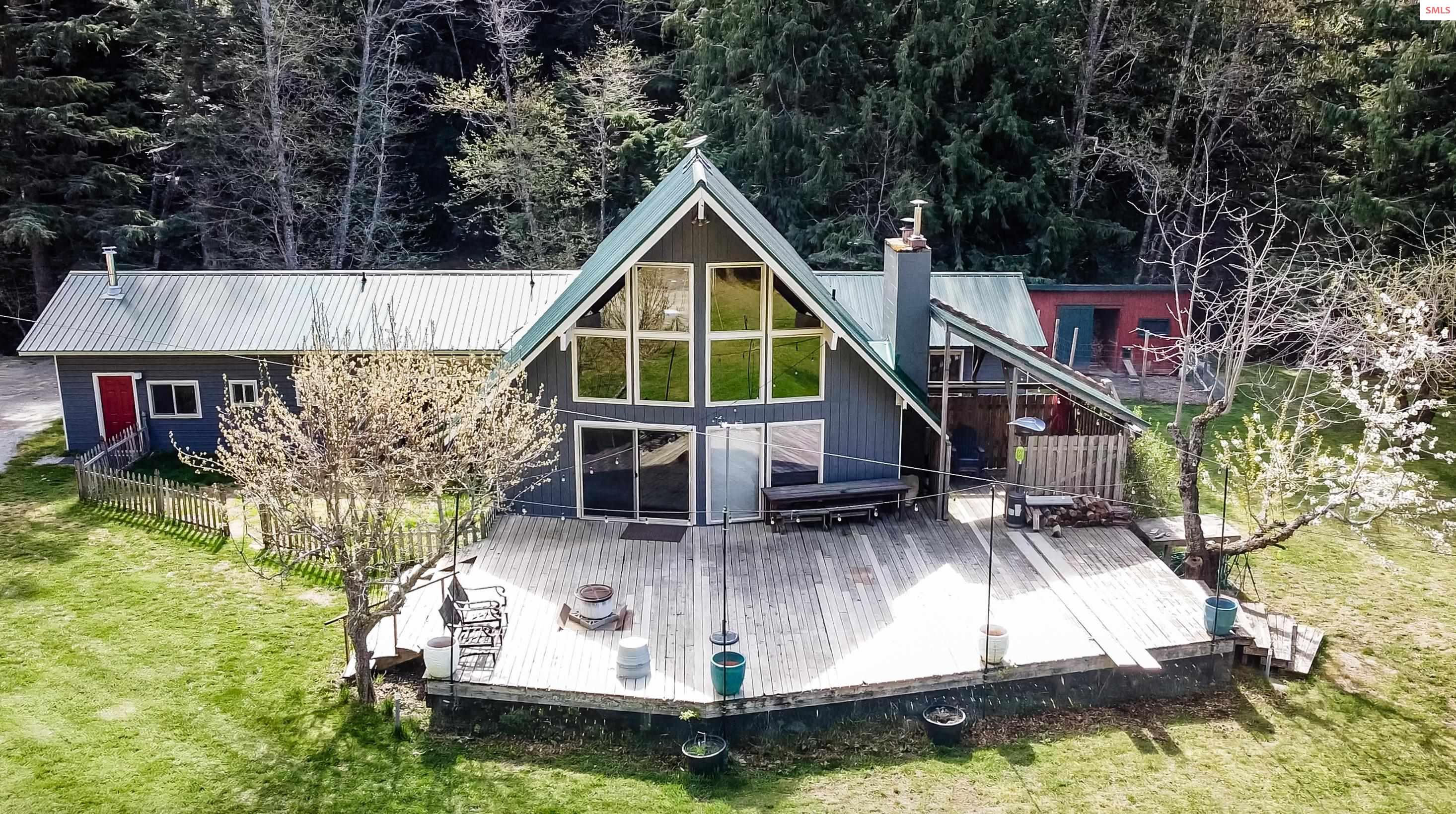 Front exterior of 900 Trestle Creek Rd
