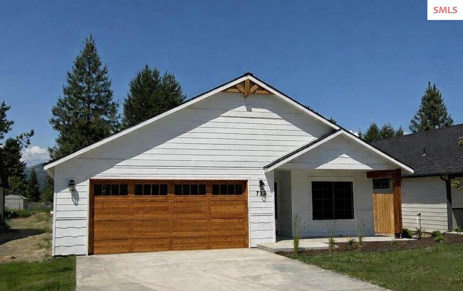 Front exterior of 1161 Jersey St