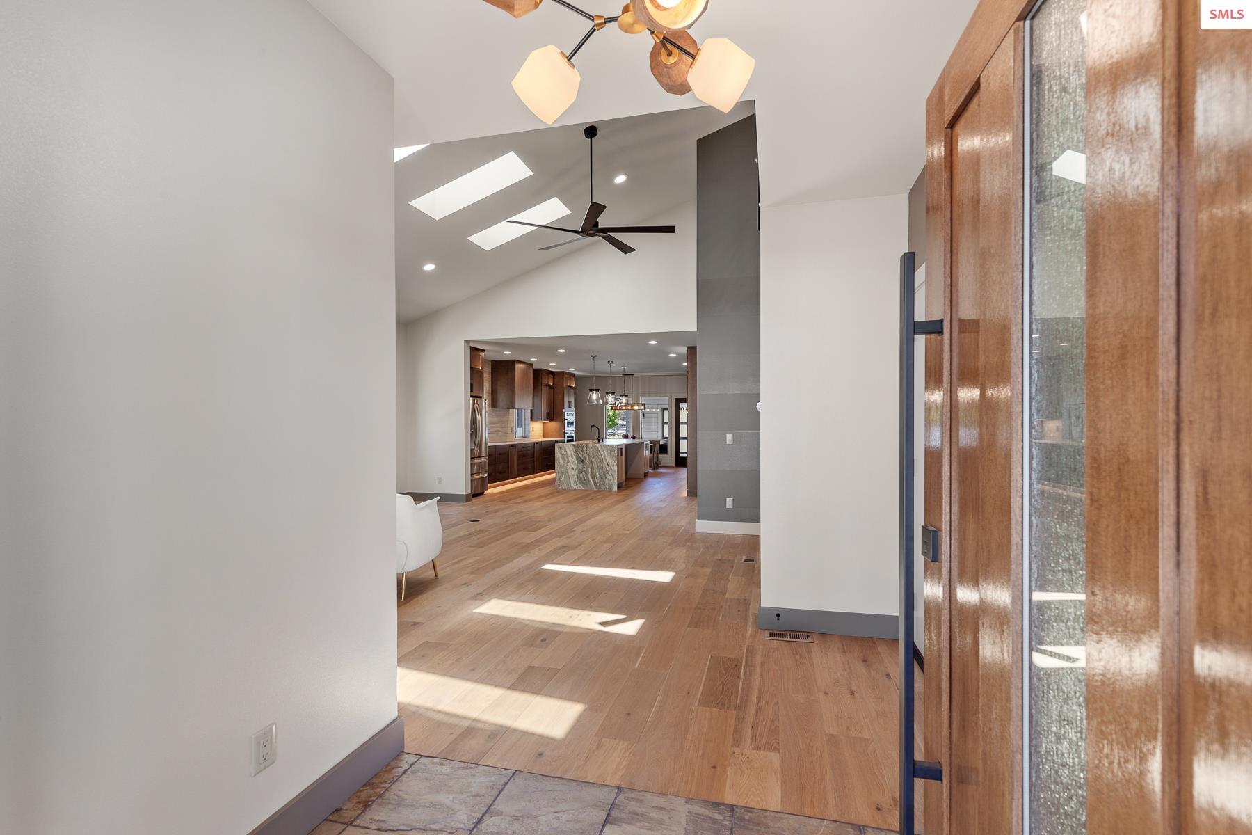 Property photo 3 for 945 5th